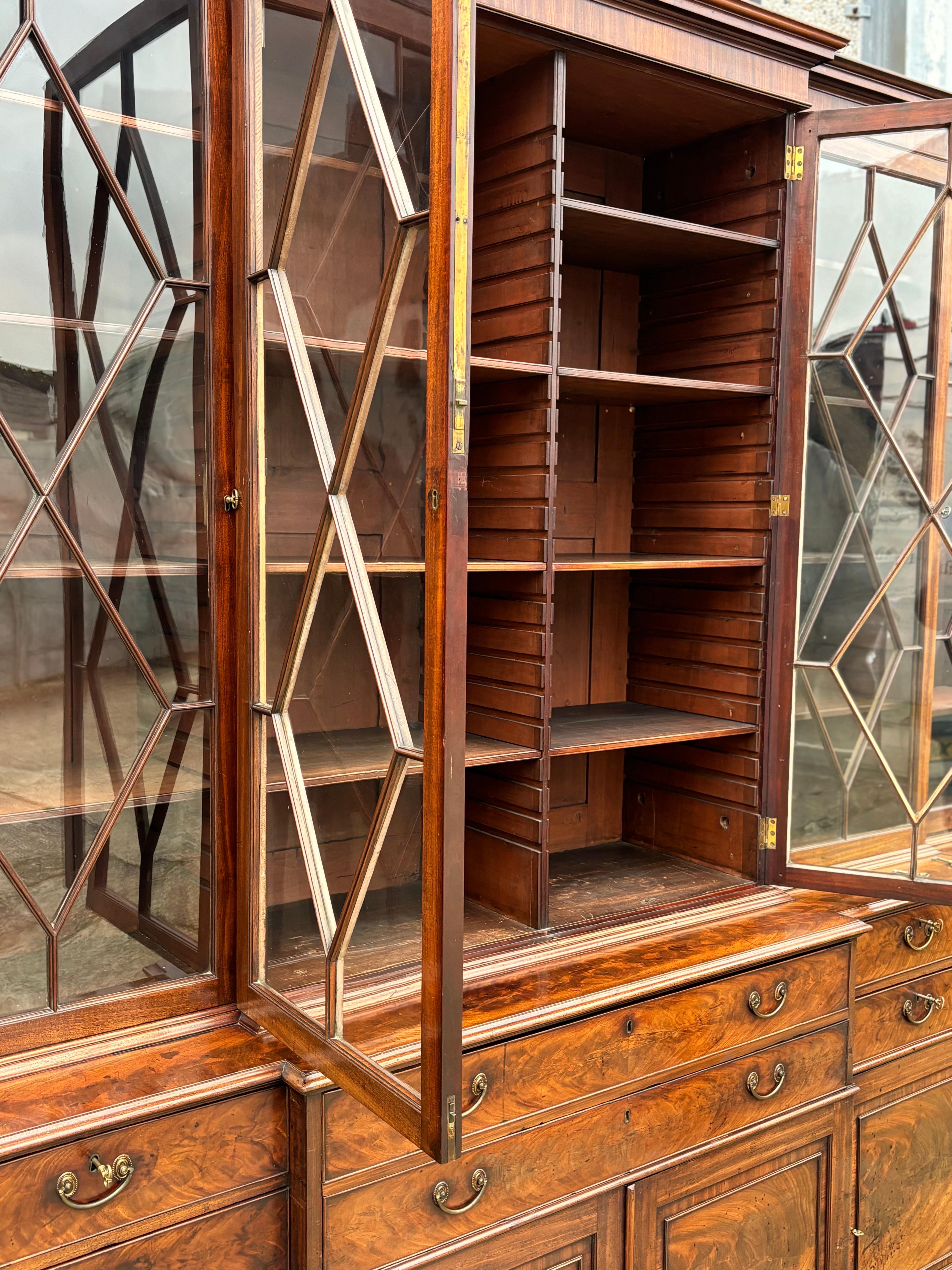 18th Century George III Secretaire Library Bookcase by Gillows of Lancaster For Sale 5