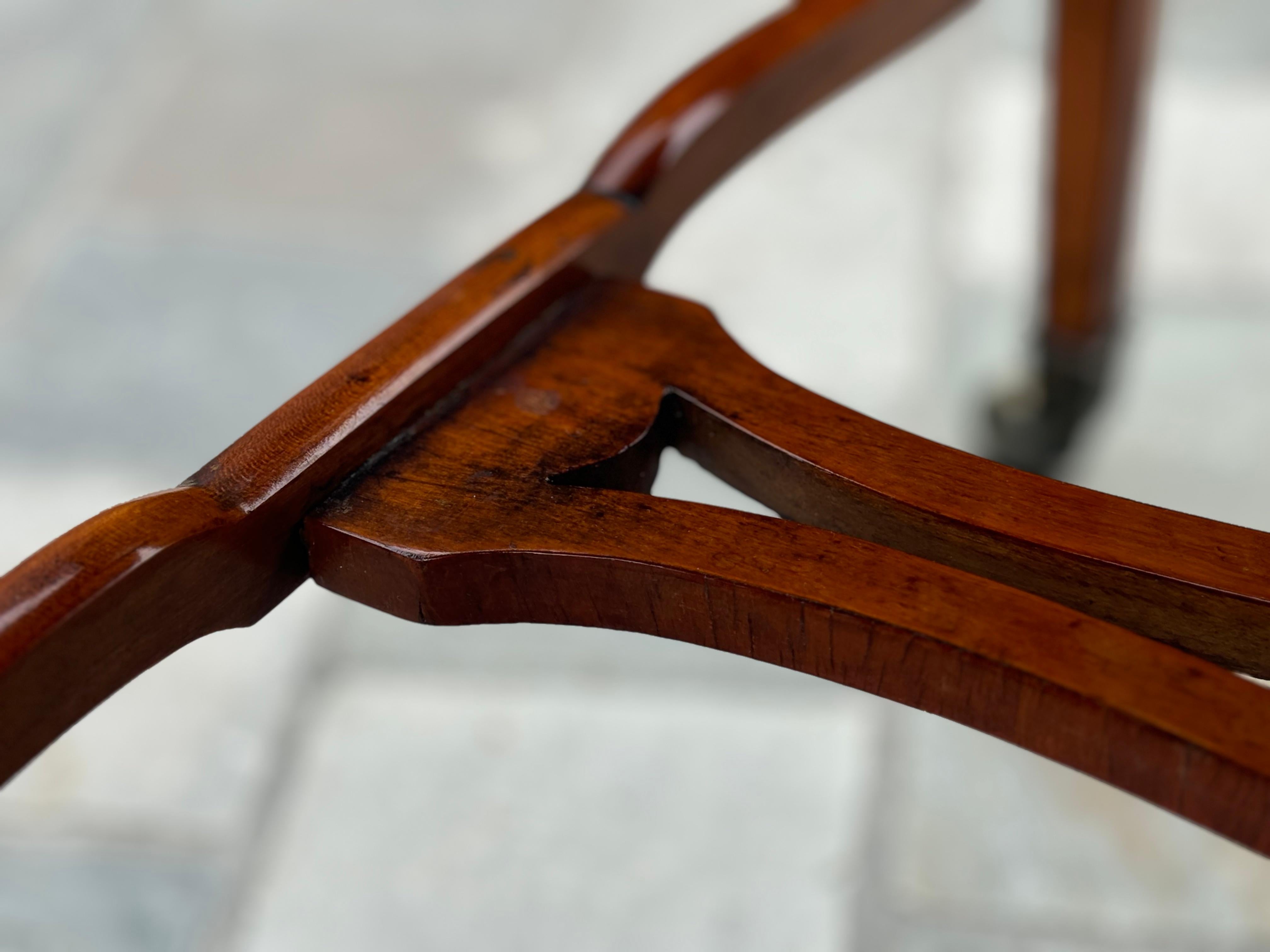 Mesa de Sofá de Madera Satinada del Periodo Sheraton Jorge III del Siglo XVIII en venta 8