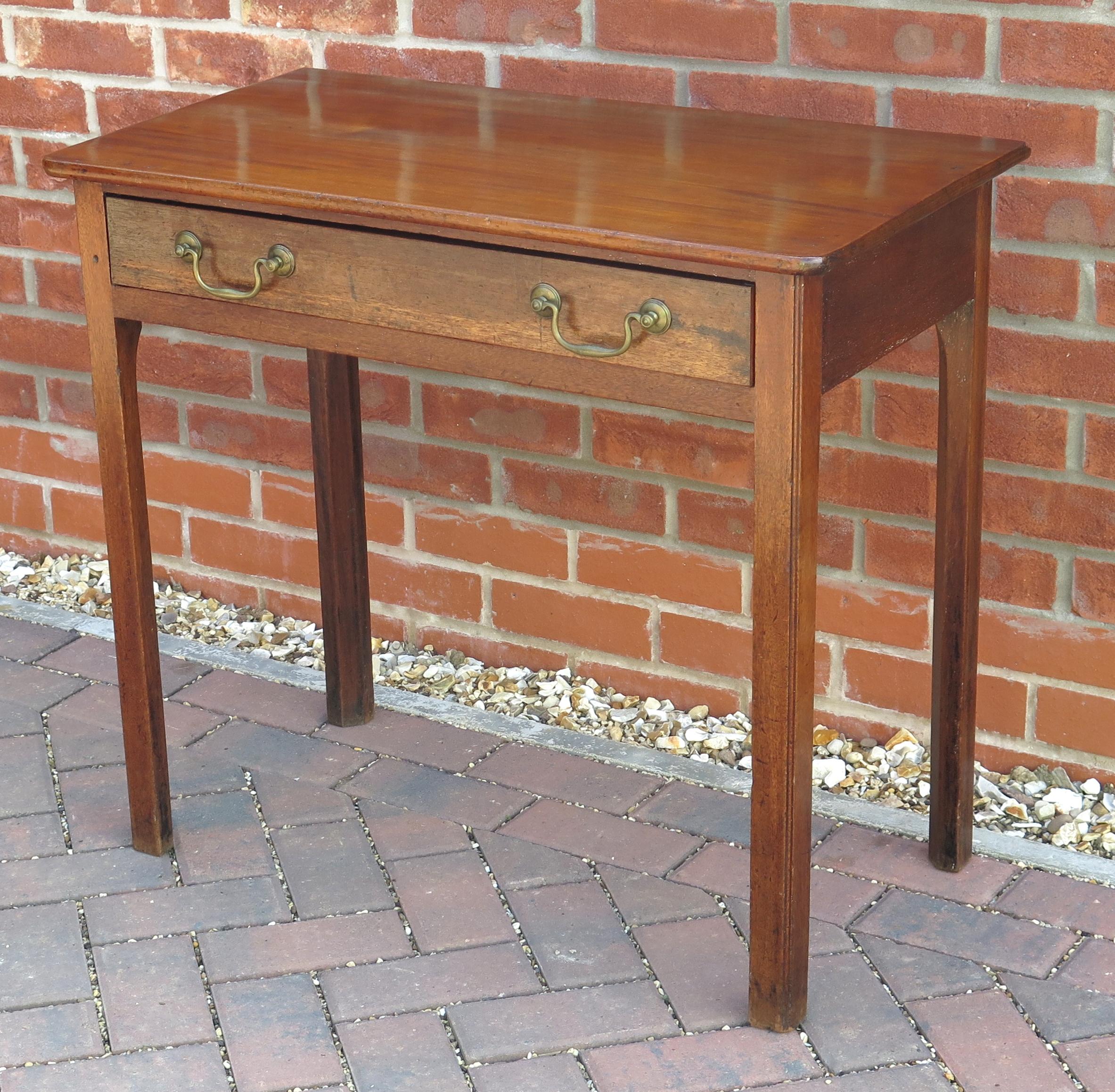 18th Century George III Solid Fruitwood Side Table Single Drawer, circa 1760 In Good Condition For Sale In Lincoln, Lincolnshire