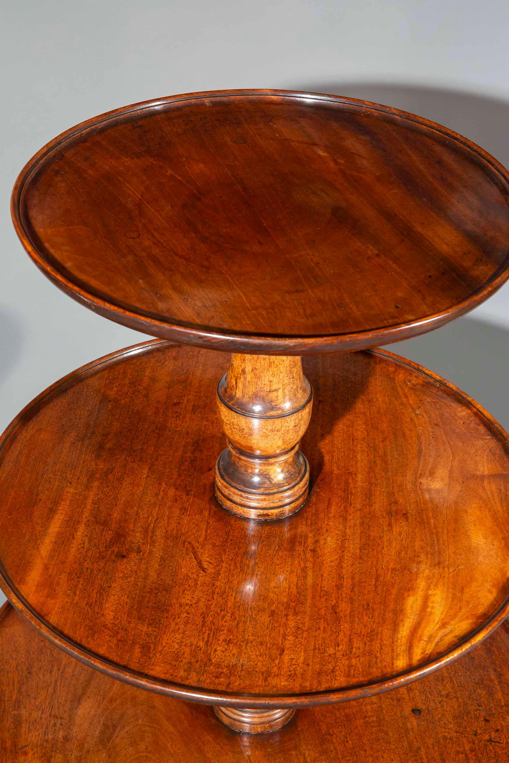 Stand d'hospitalité à trois niveaux du XVIIIe siècle de George III en vente 7