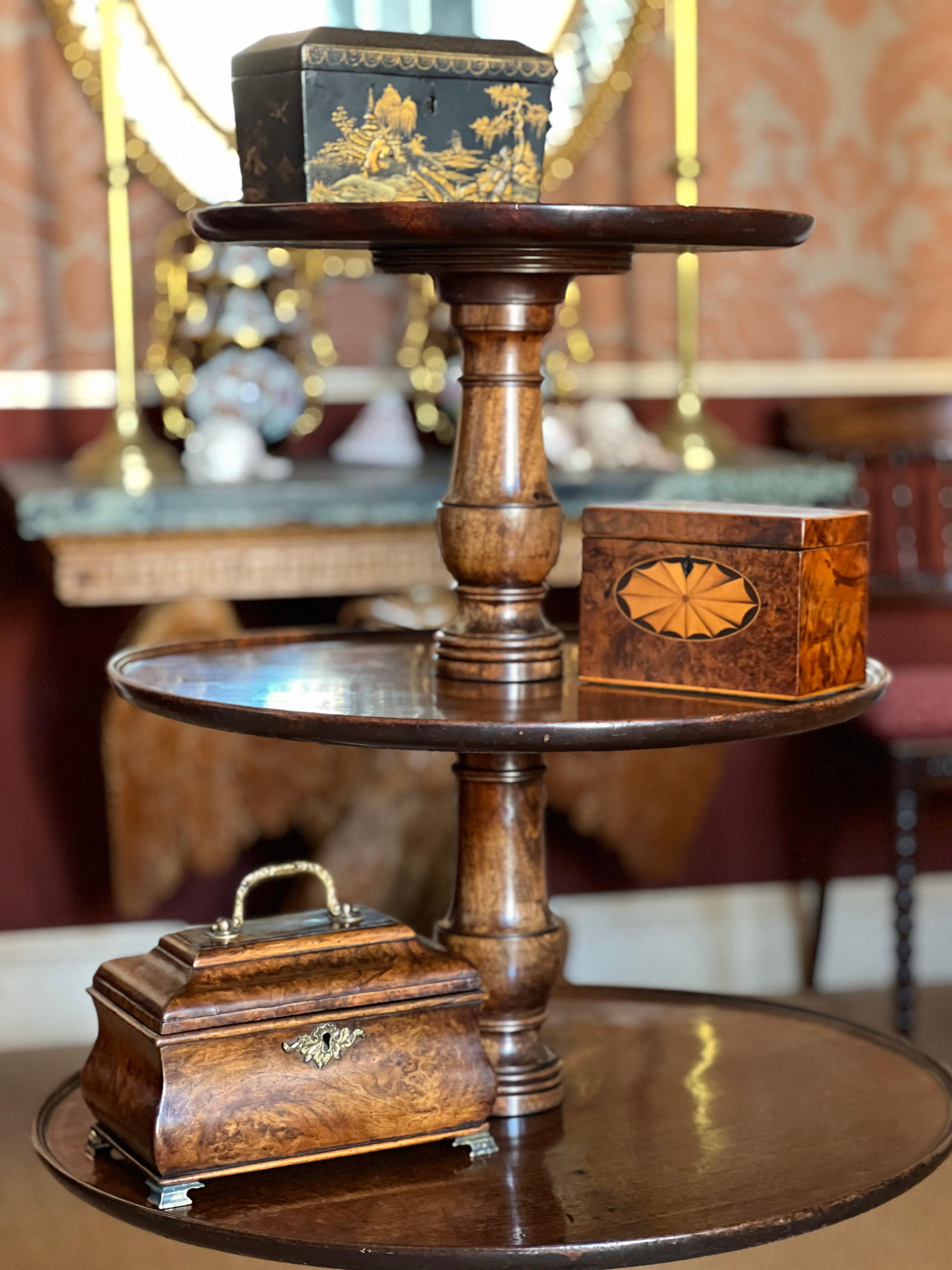Britannique Stand d'hospitalité à trois niveaux du XVIIIe siècle de George III en vente
