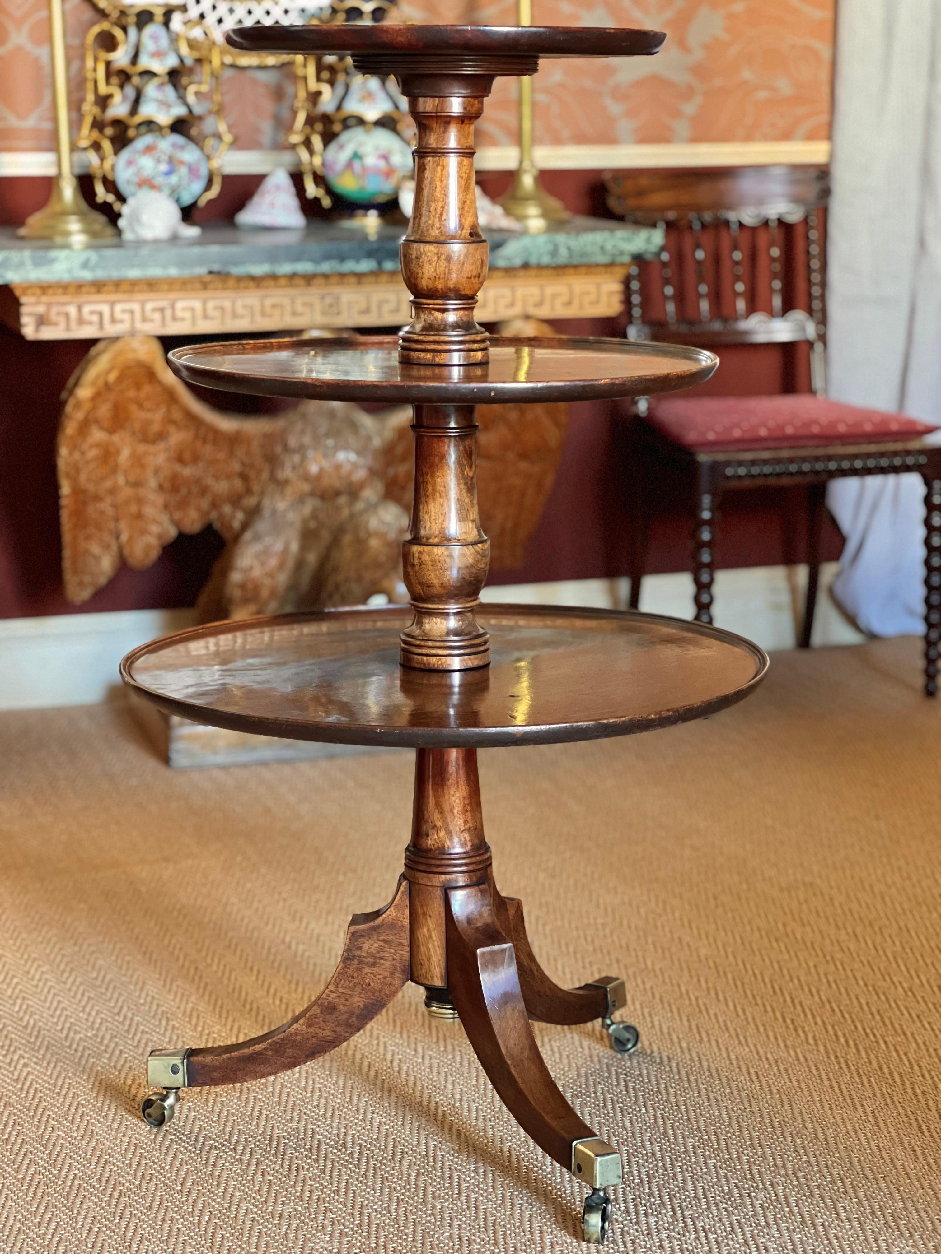 Bois Stand d'hospitalité à trois niveaux du XVIIIe siècle de George III en vente