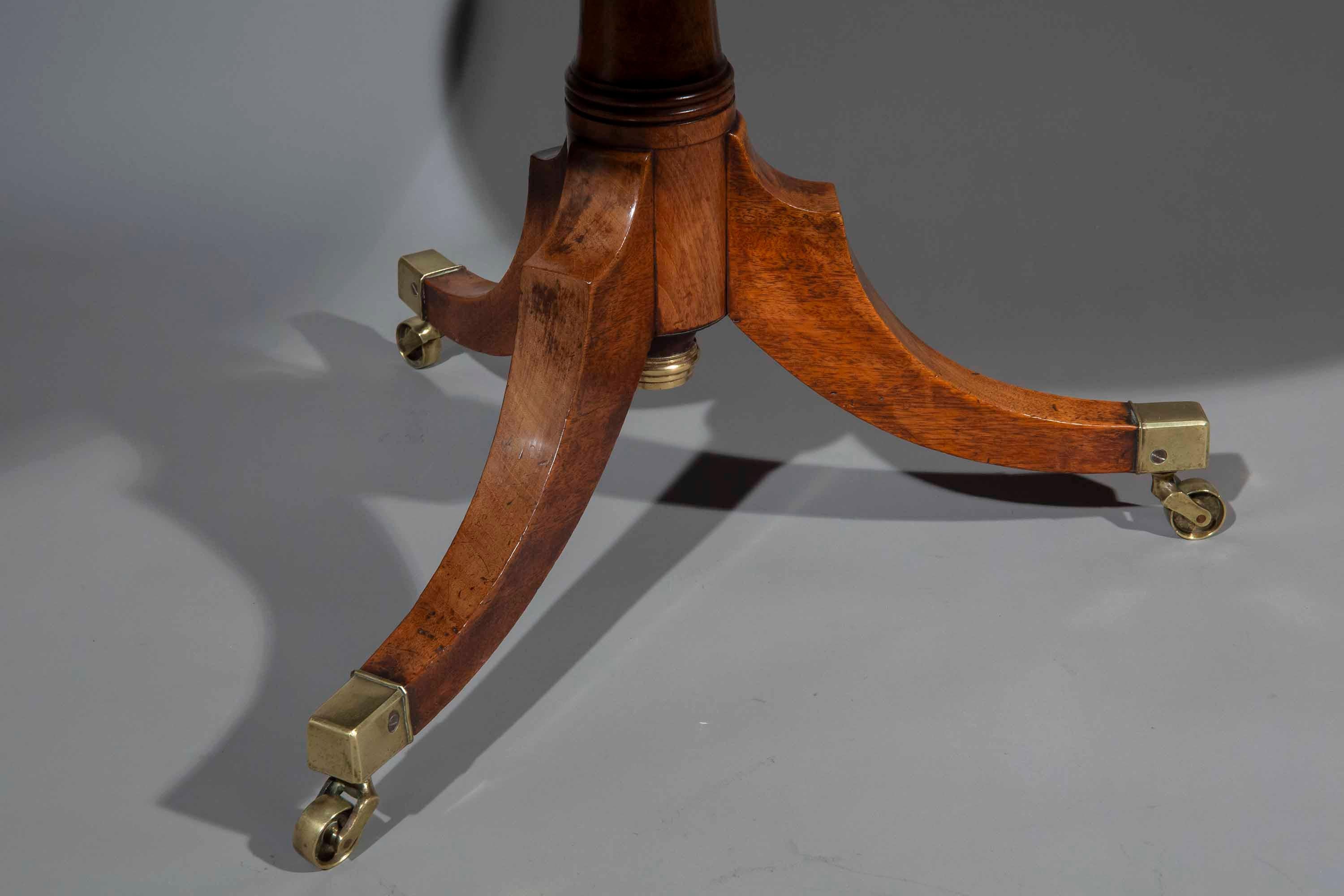 Stand d'hospitalité à trois niveaux du XVIIIe siècle de George III en vente 1
