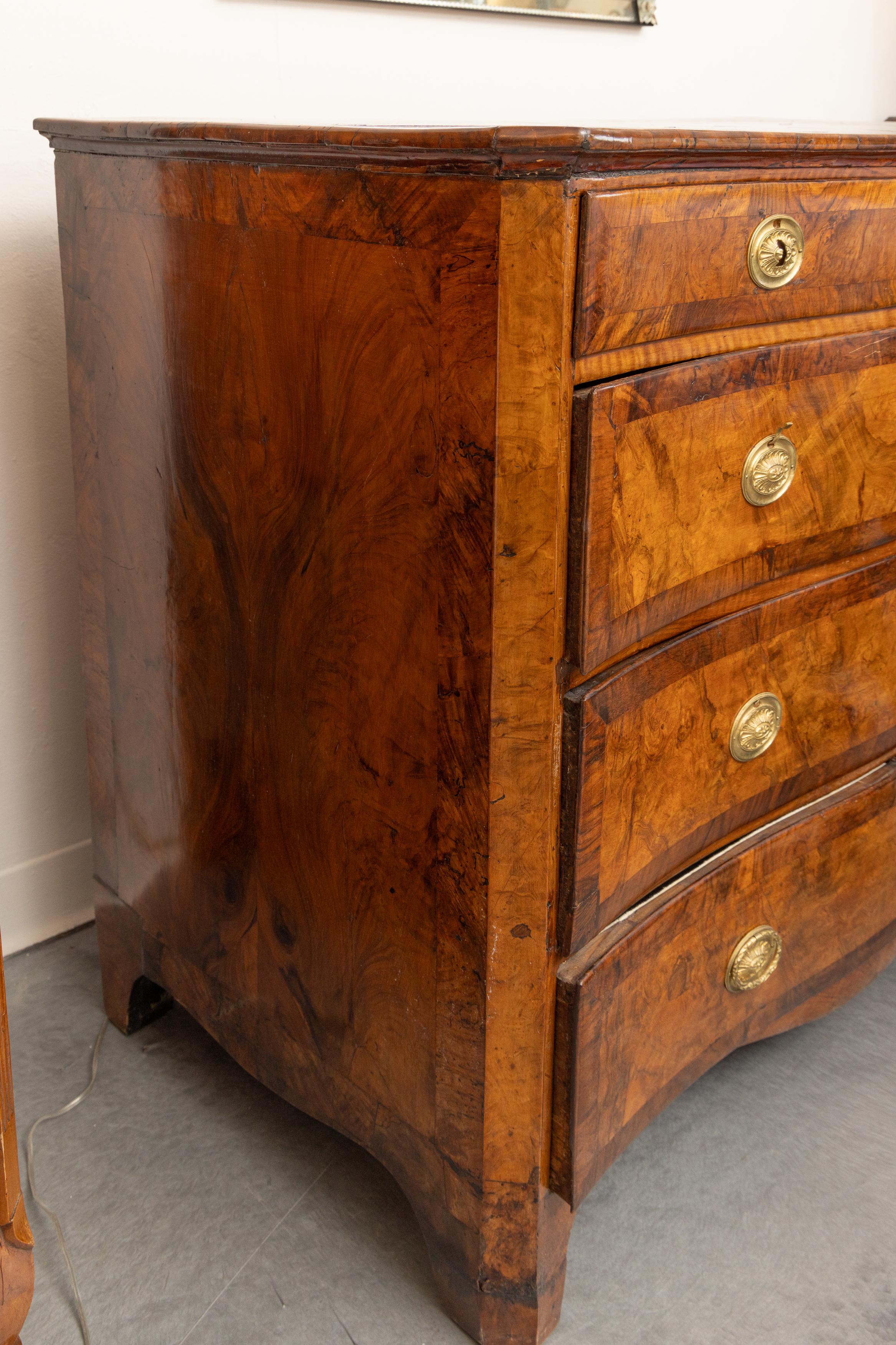 Mahogany 18th Century George III Walnut Serpentine Chest of Drawers For Sale