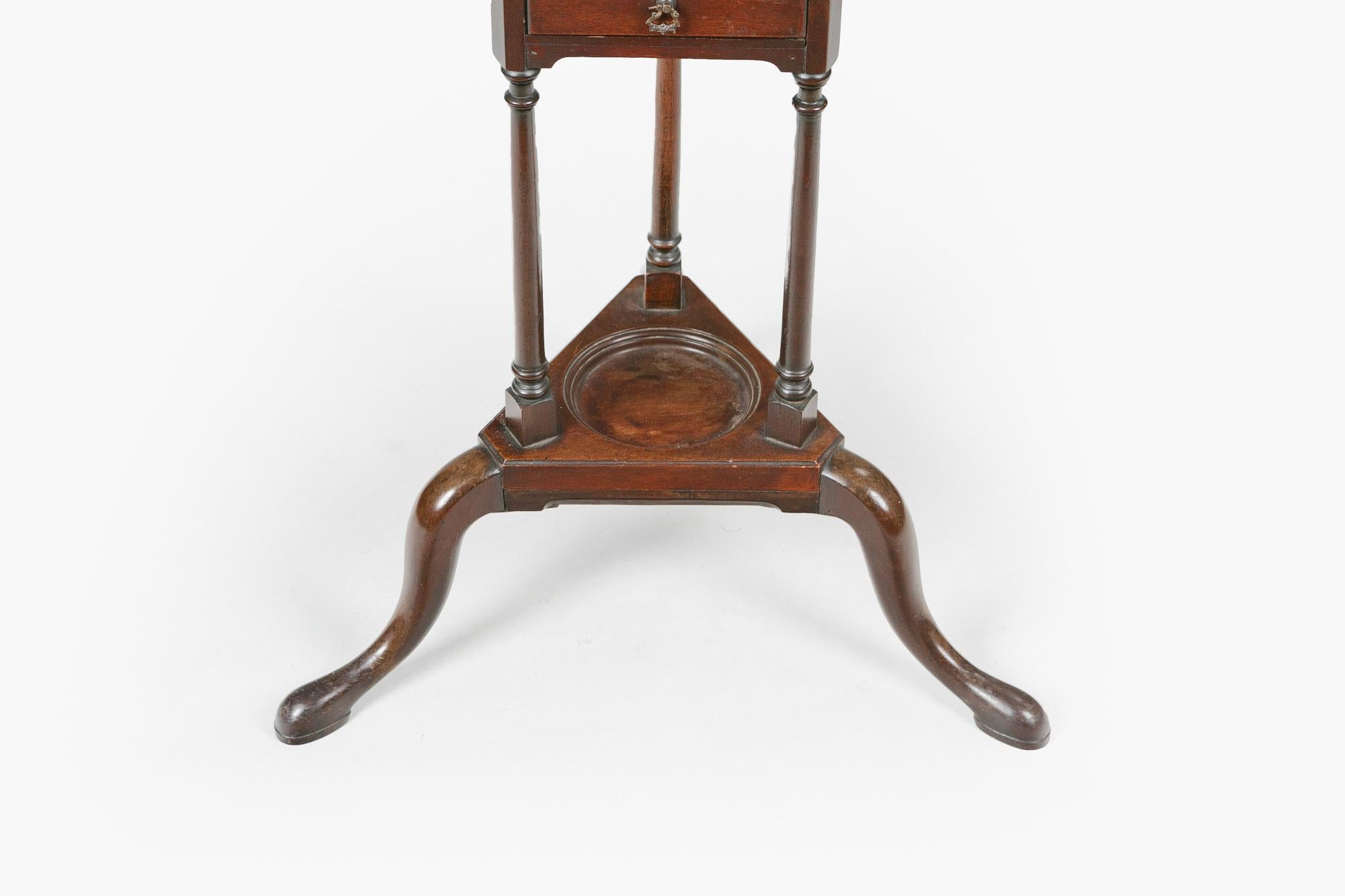 irlandais Porte-lavabo ou porte-perruque George III du 18e siècle en vente