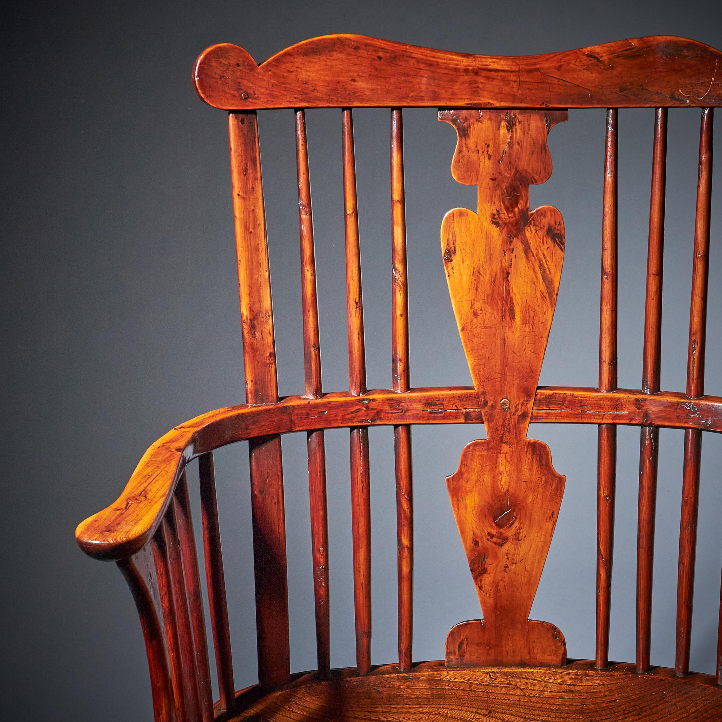 18th Century George III Yew and Elm Thames Valley Comb-Back Windsor Chair 4