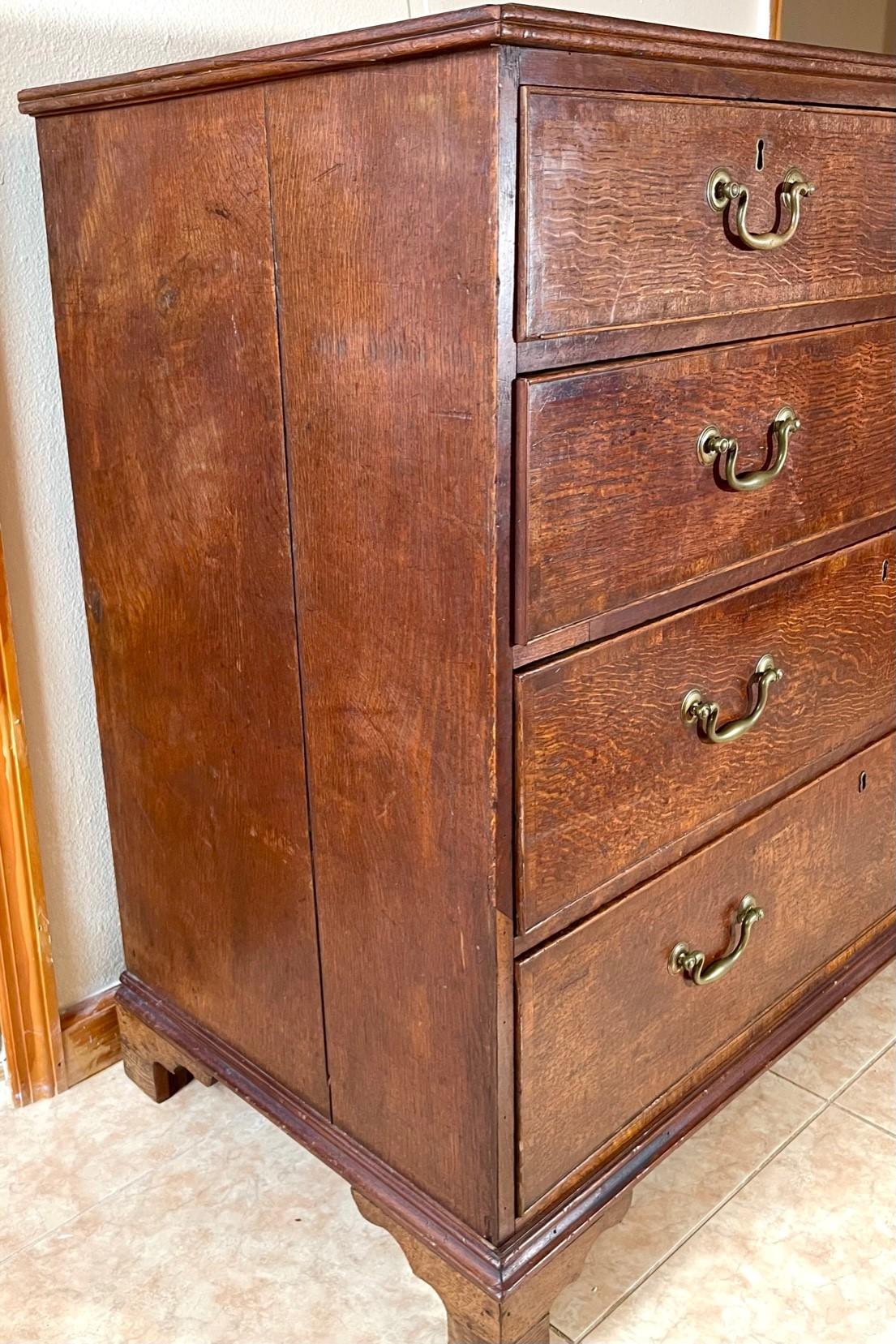 18th Century George Lll Oak Chest of Drawers with Original Hardware In Good Condition In Vero Beach, FL