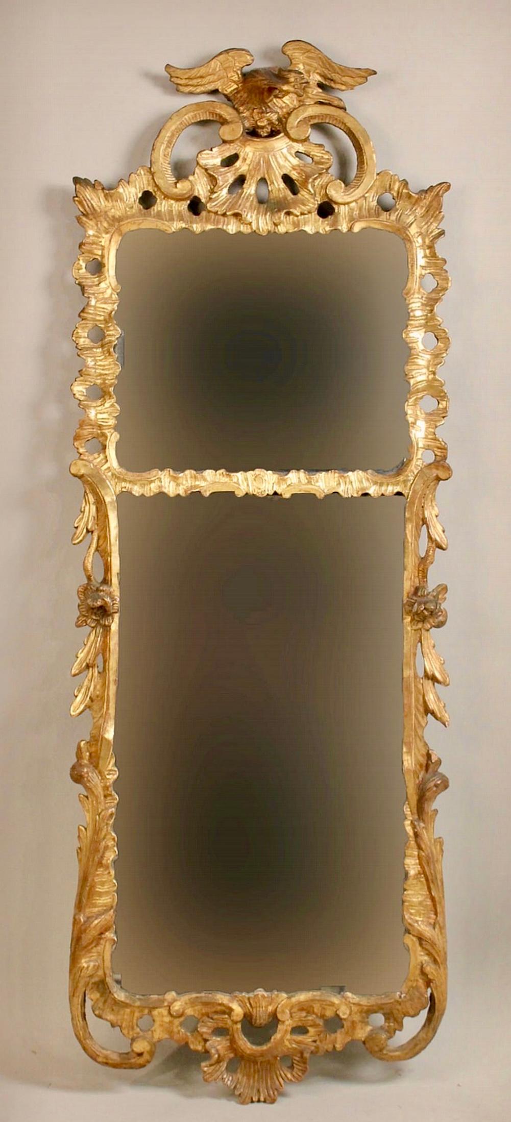 Miroir en bois sculpté et doré de style géorgien du XVIIIe siècle en vente 1