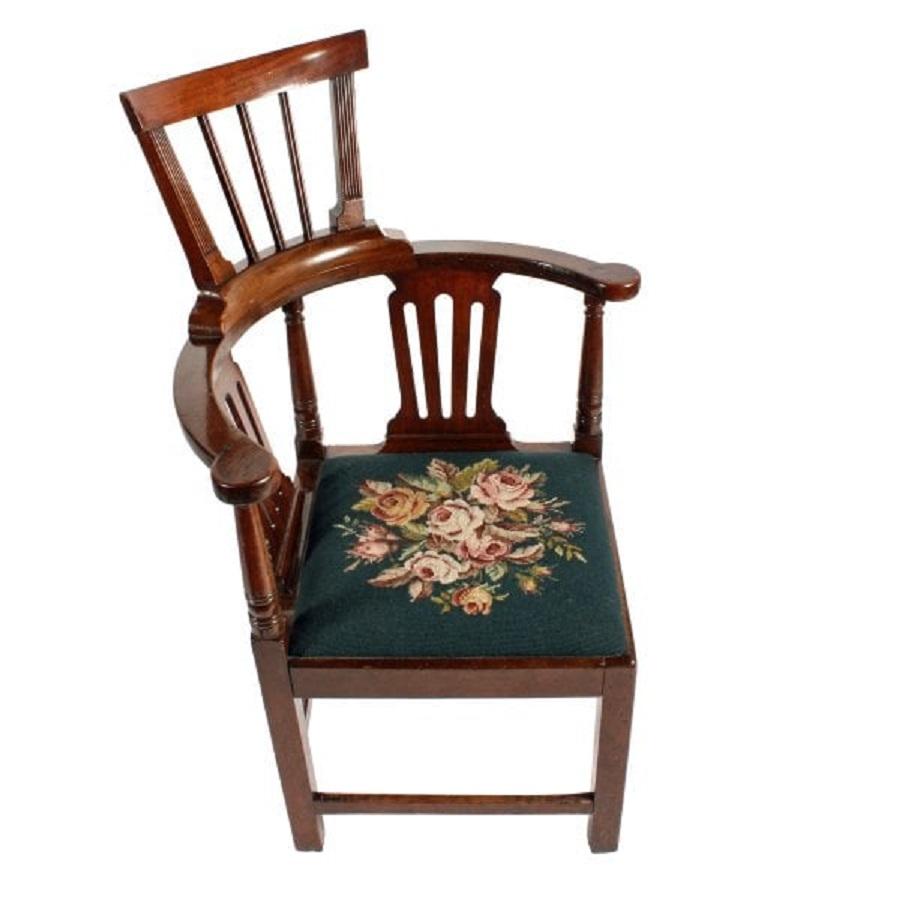European 18th Century Georgian Corner Arm Chair For Sale