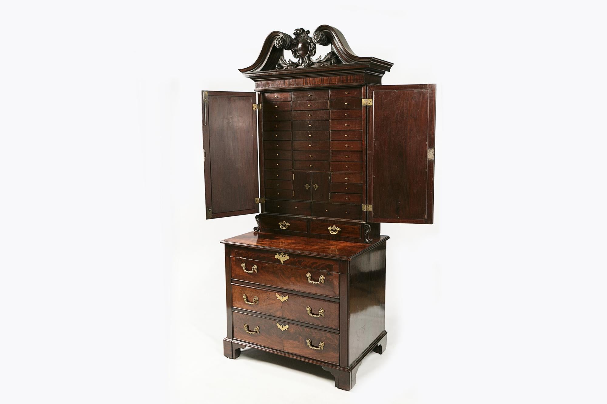 Siglo XVIII Georgiano Cubano Caoba Llama Estate Cabinet Secretaire siglo XVIII y antes en venta