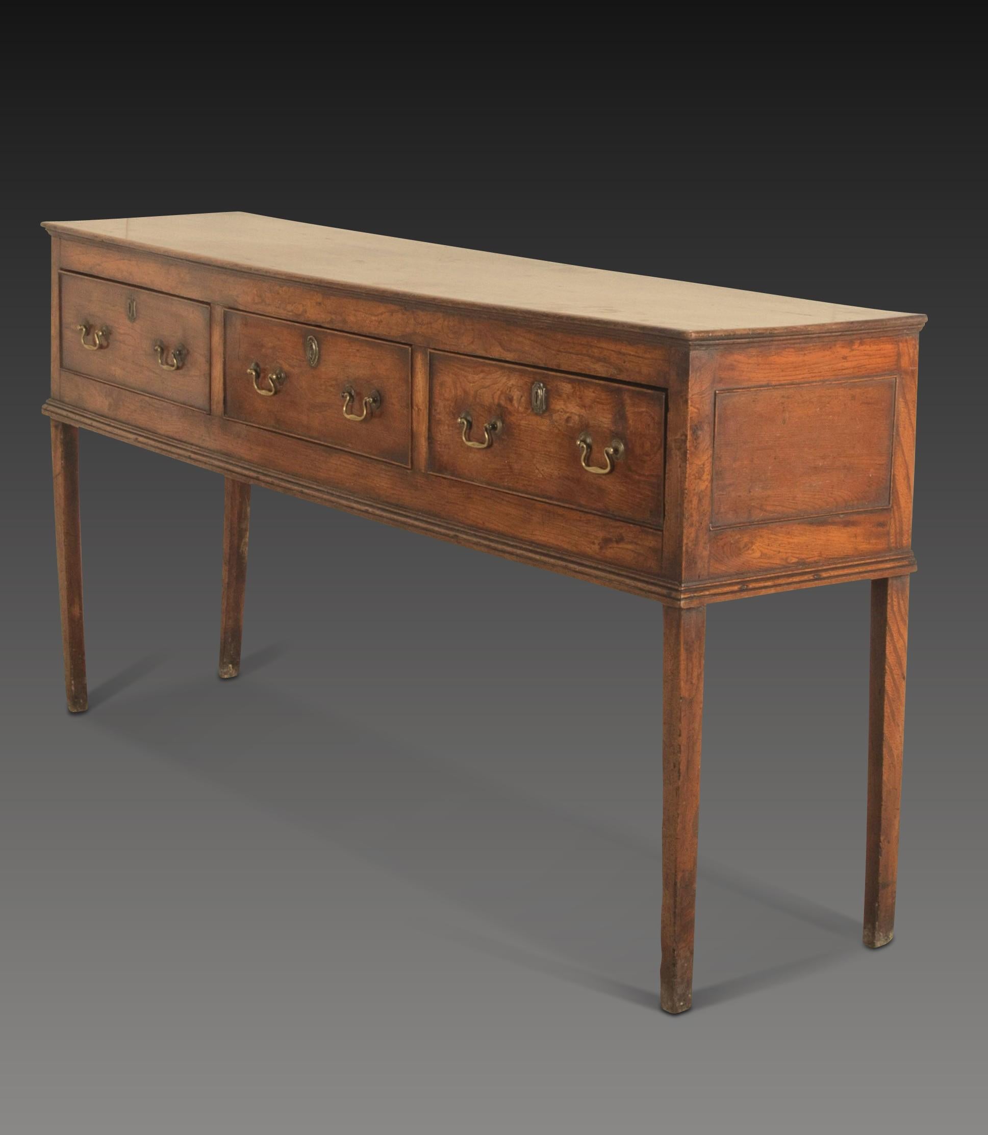 18th Century Georgian Elm Dresser For Sale 3