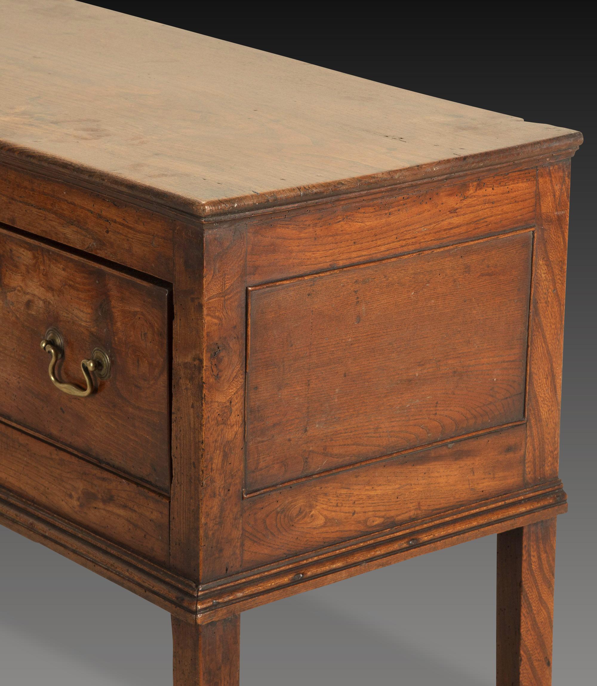 18th Century Georgian Elm Dresser For Sale 4