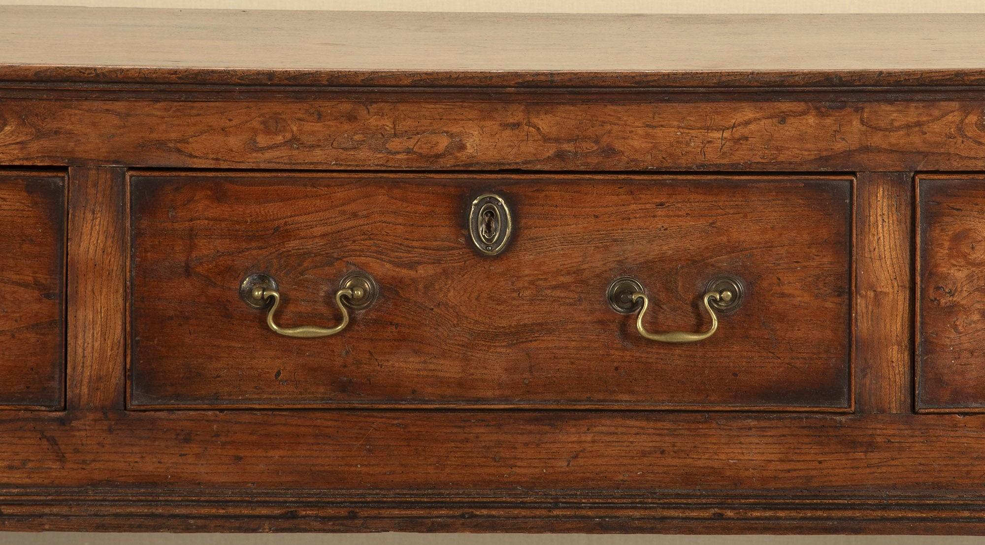 18th Century Georgian Elm Dresser For Sale 7