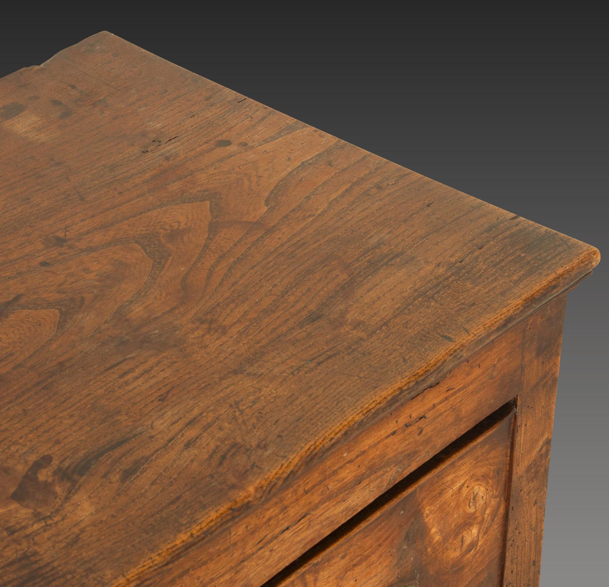 18th Century Georgian Elm Dresser For Sale 2