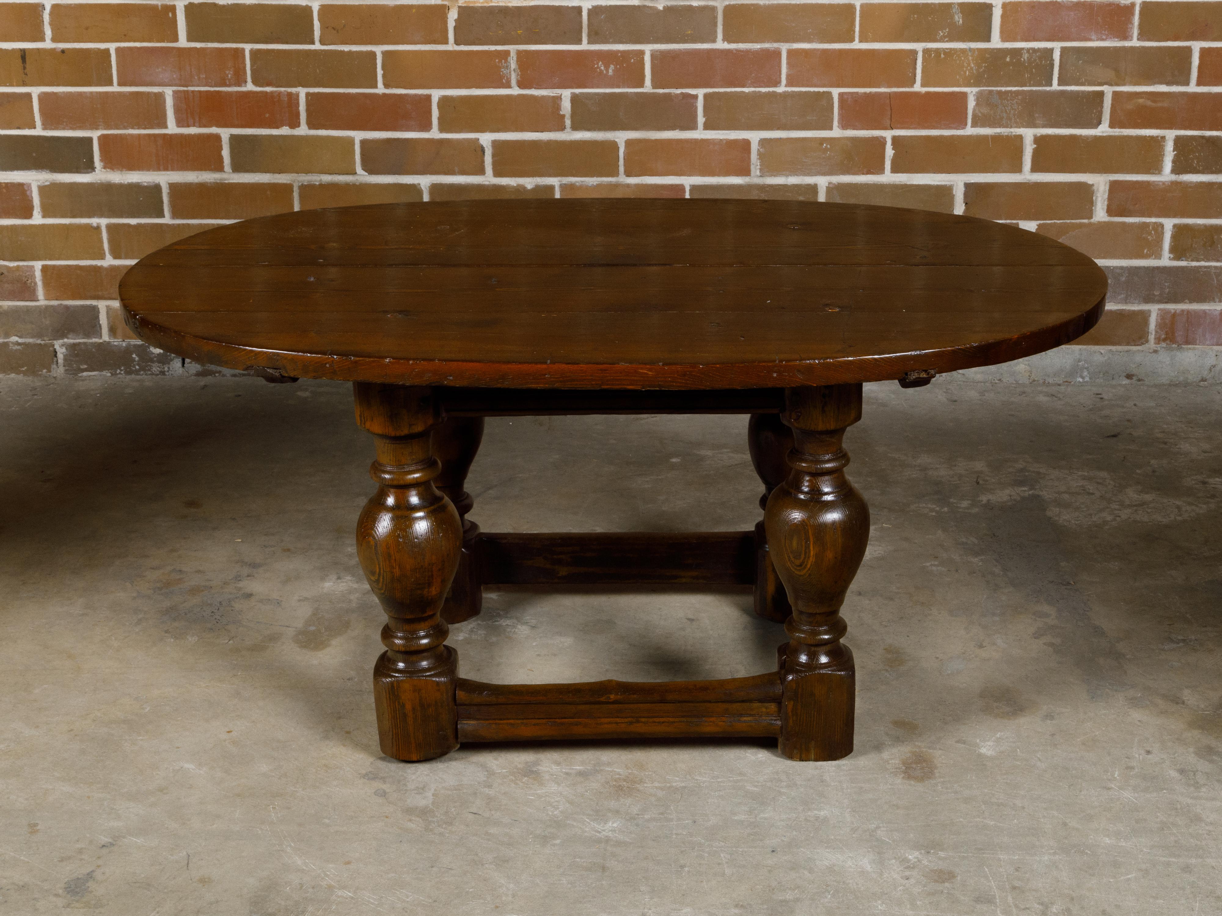 18th Century Georgian English Pine Table with Oval Top and Turned Legs For Sale 6