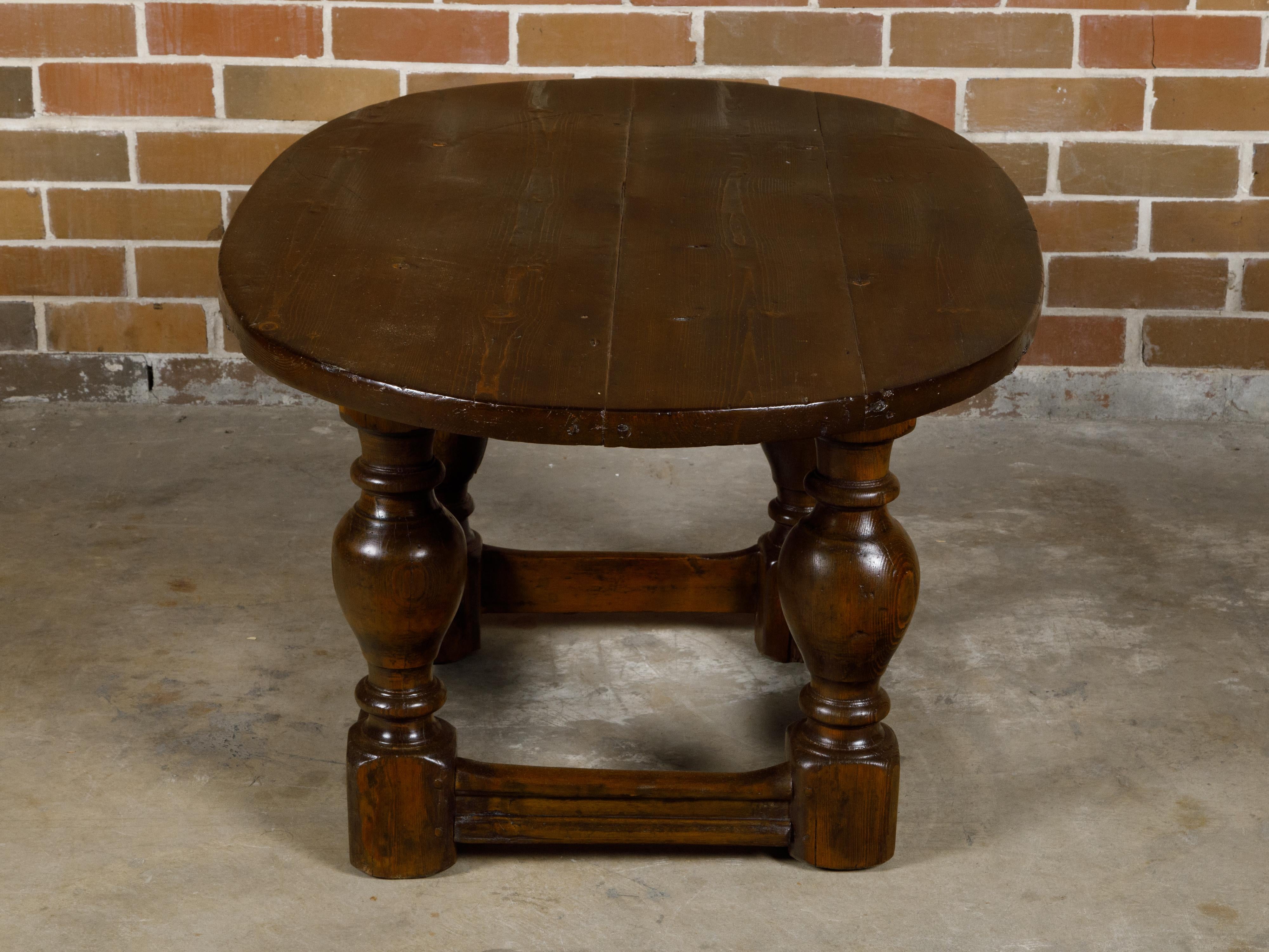 18th Century Georgian English Pine Table with Oval Top and Turned Legs For Sale 7