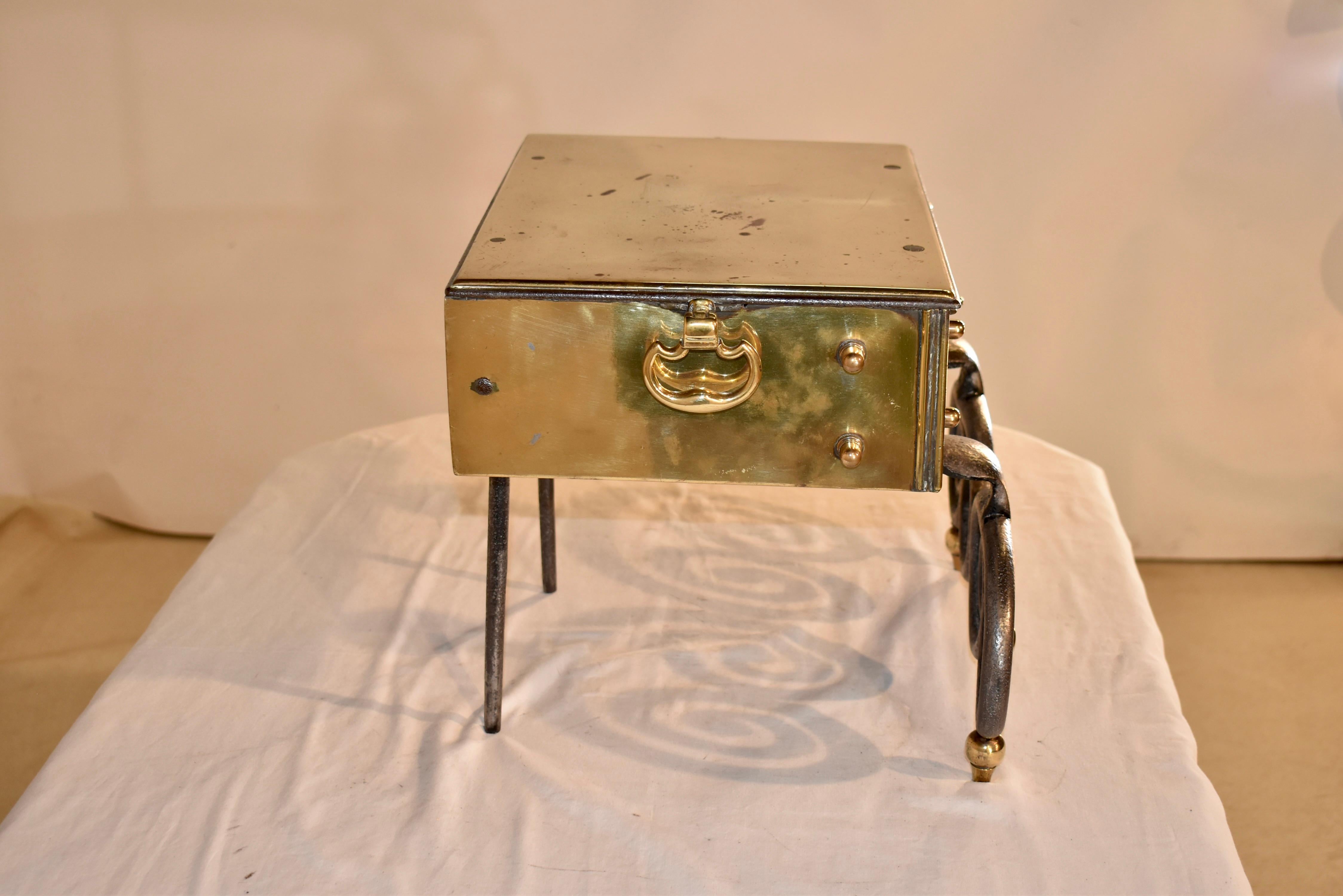 18. Jahrhundert Georgian Footman oder Kettle Untersetzer (18. Jahrhundert und früher) im Angebot