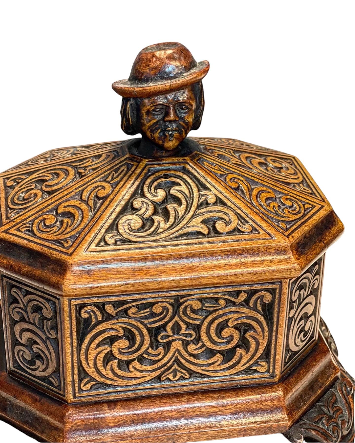 18th Century Georgian Hand-Carved Walnut Wood Tobacco Box In Fair Condition For Sale In North Miami, FL