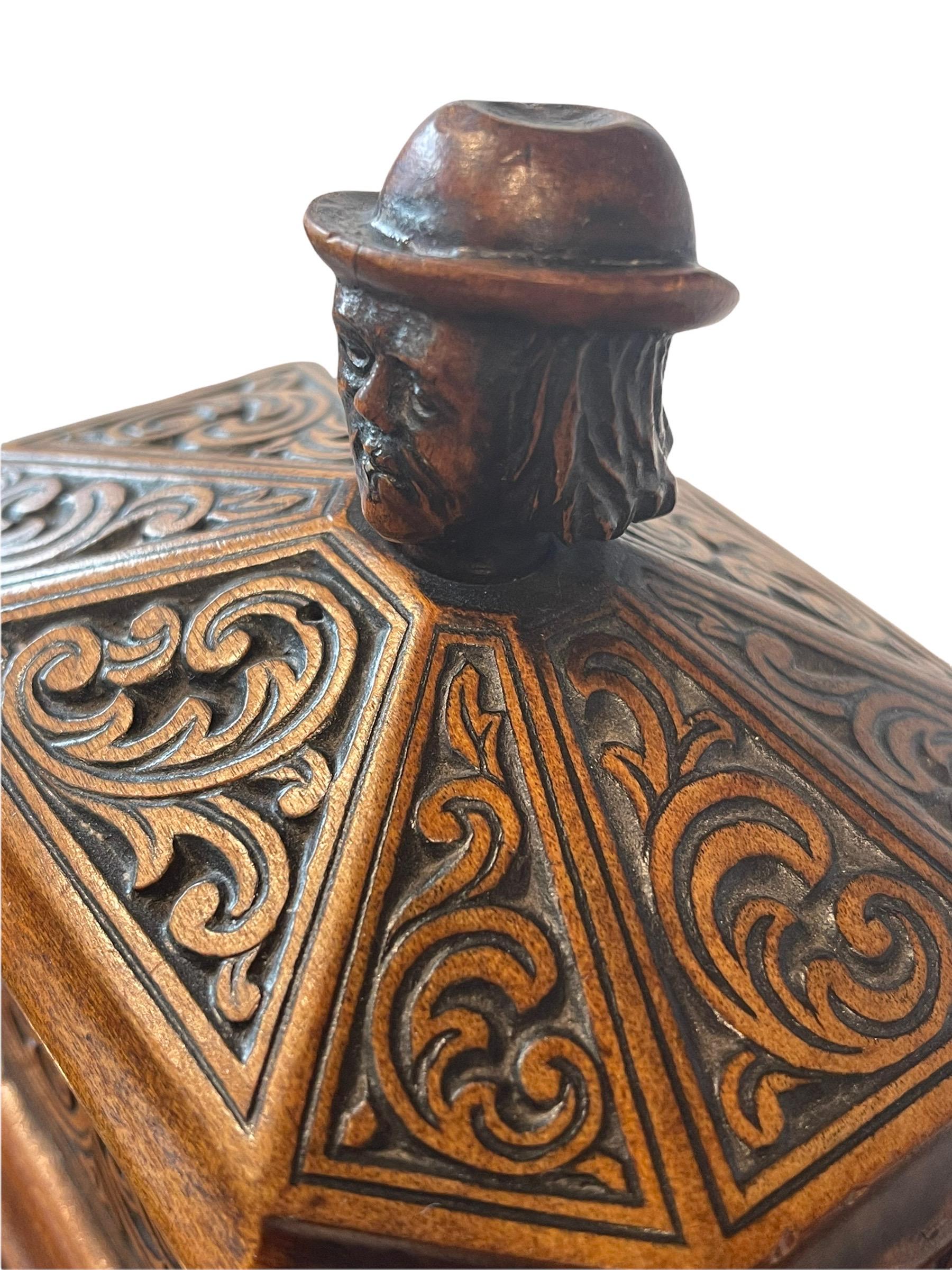 18th Century Georgian Hand-Carved Walnut Wood Tobacco Box For Sale 5