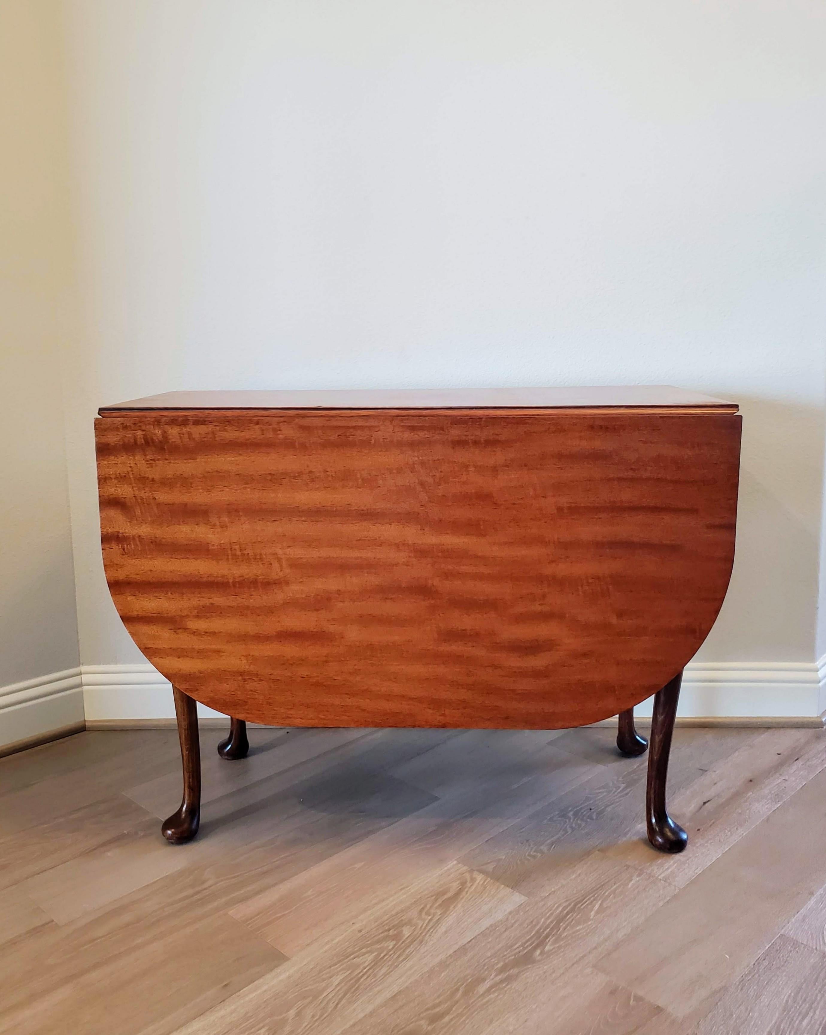 18. Jahrhundert George III Periode Figured Cherry Antique Drop Leaf Tisch (Georgian) im Angebot