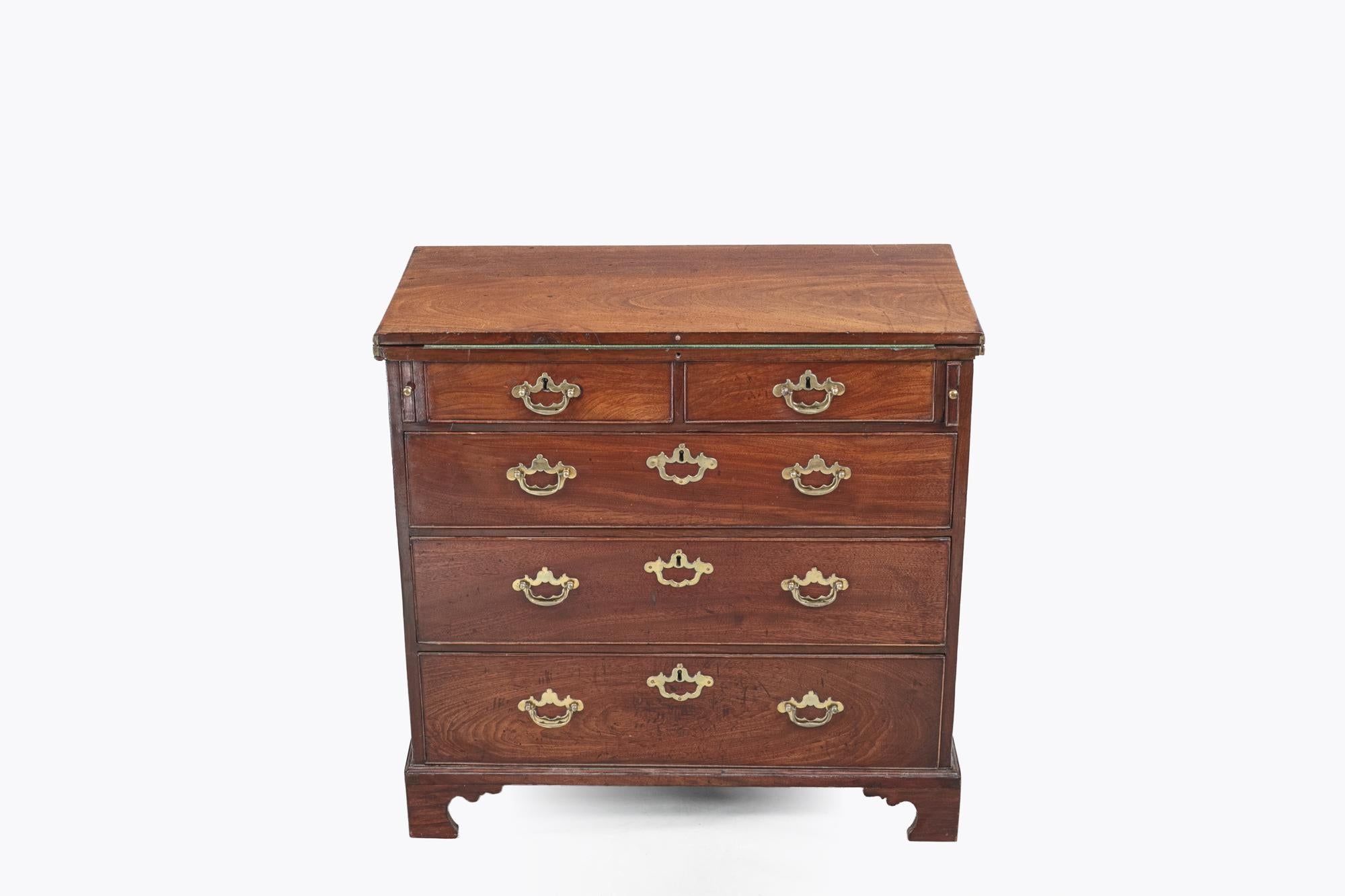 Coffre de célibataire en acajou de style géorgien du XVIIIe siècle Excellent état - En vente à Dublin 8, IE