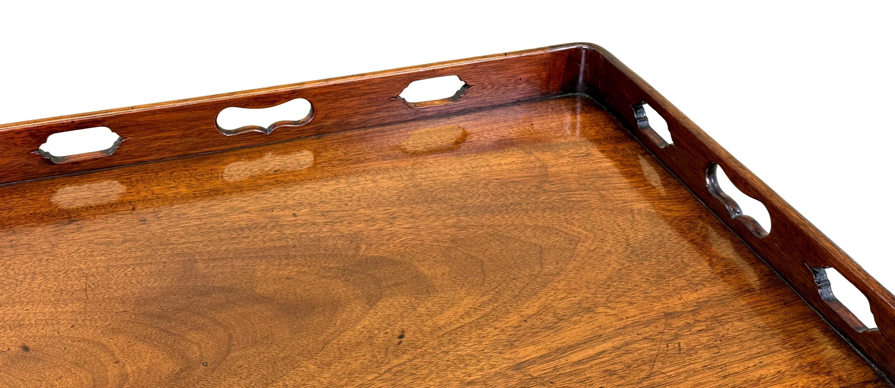 English 18th Century Georgian Mahogany Bedside Night Table For Sale
