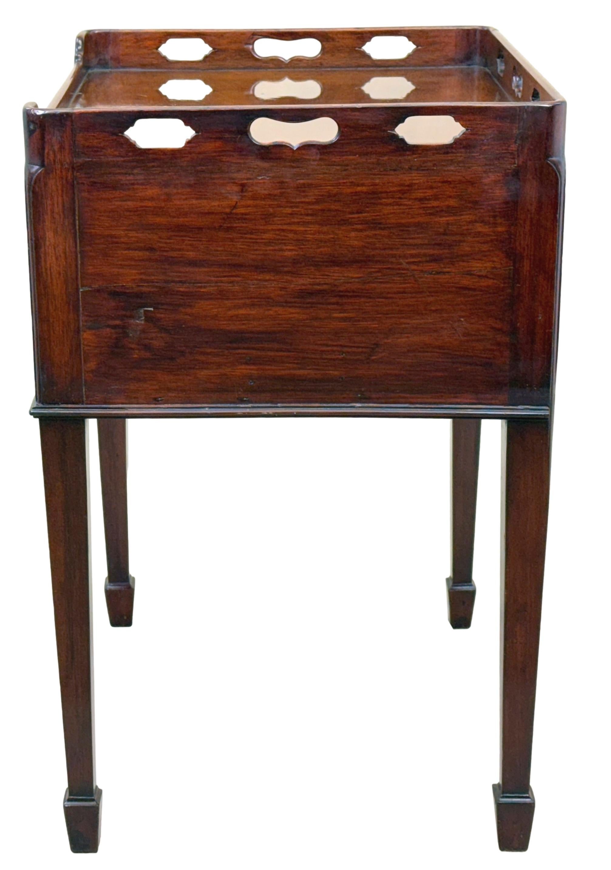 18th Century Georgian Mahogany Bedside Night Table In Good Condition For Sale In Bedfordshire, GB
