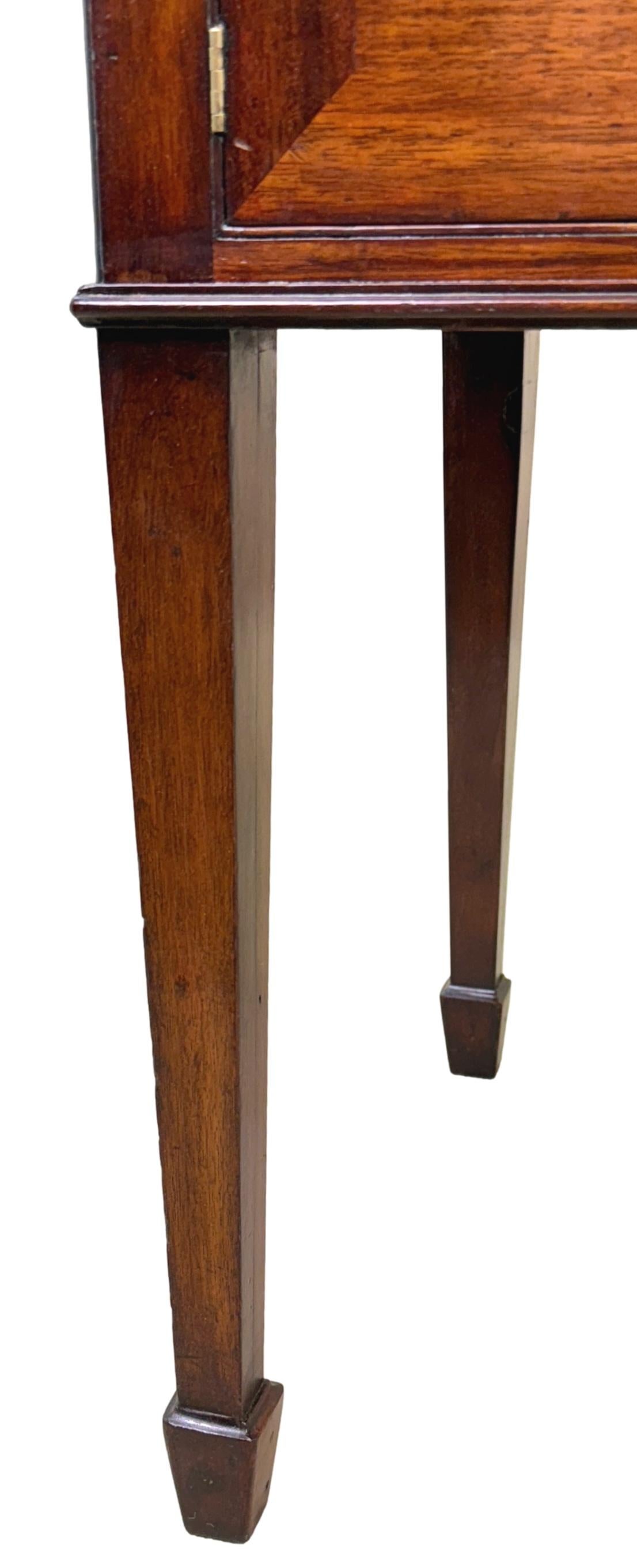 18th Century Georgian Mahogany Bedside Night Table For Sale 1