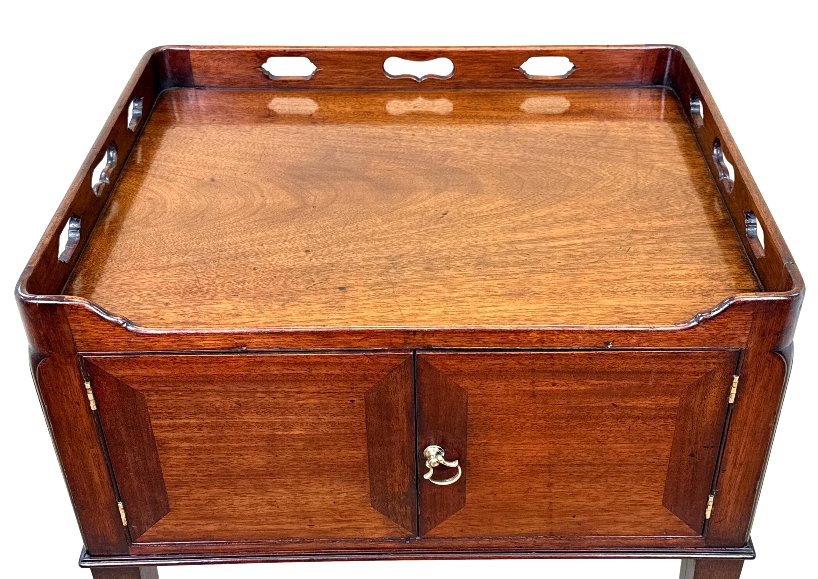 18th Century Georgian Mahogany Bedside Night Table For Sale 3