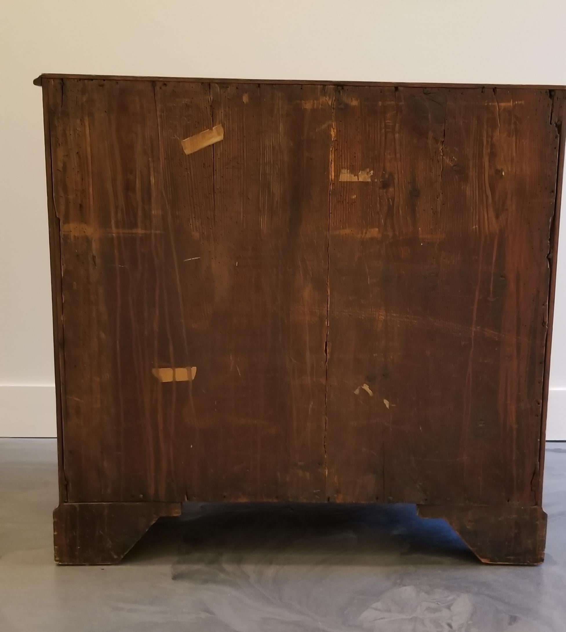 18th Century Georgian Mahogany Chest of Drawers For Sale 6