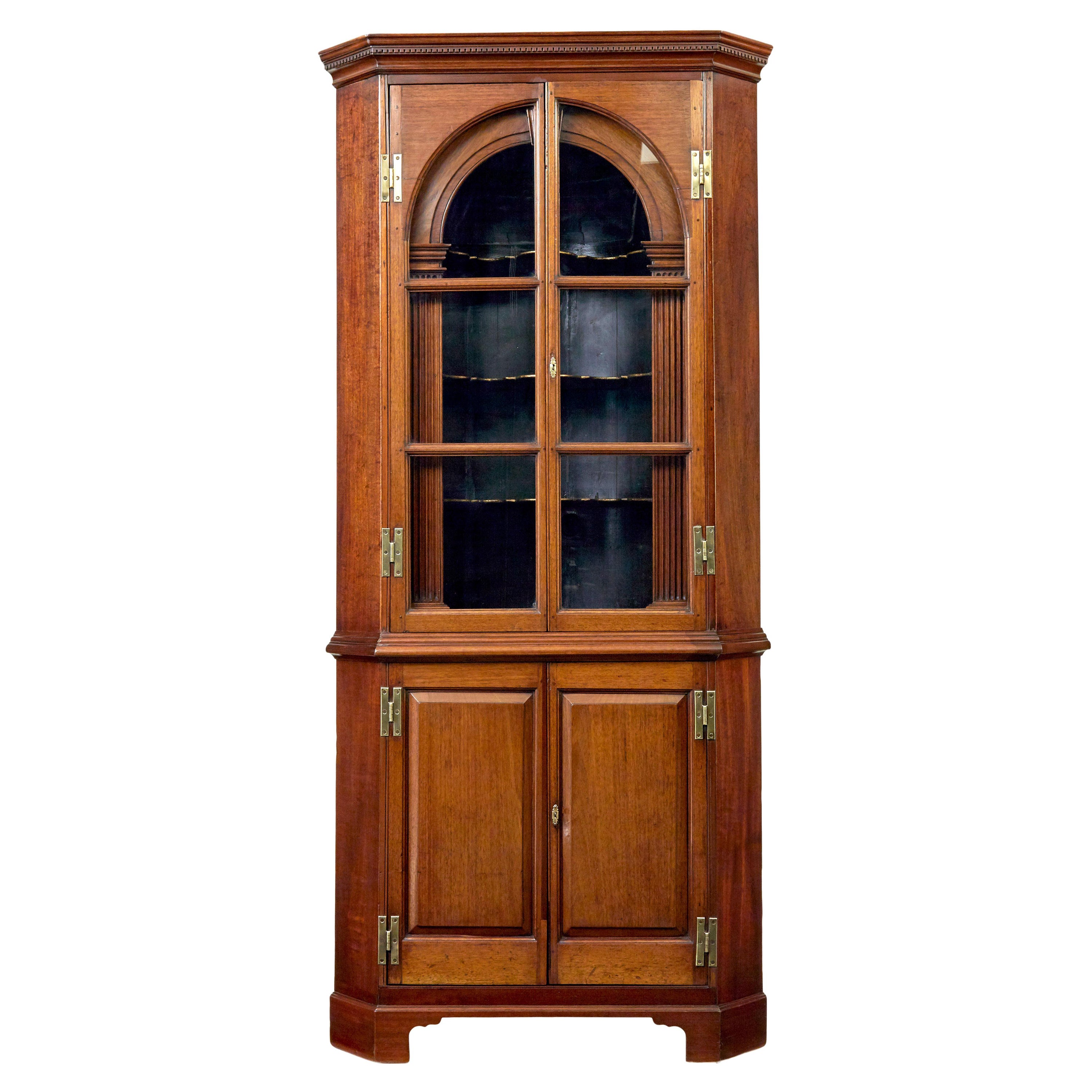 18th century Georgian mahogany corner cupboard