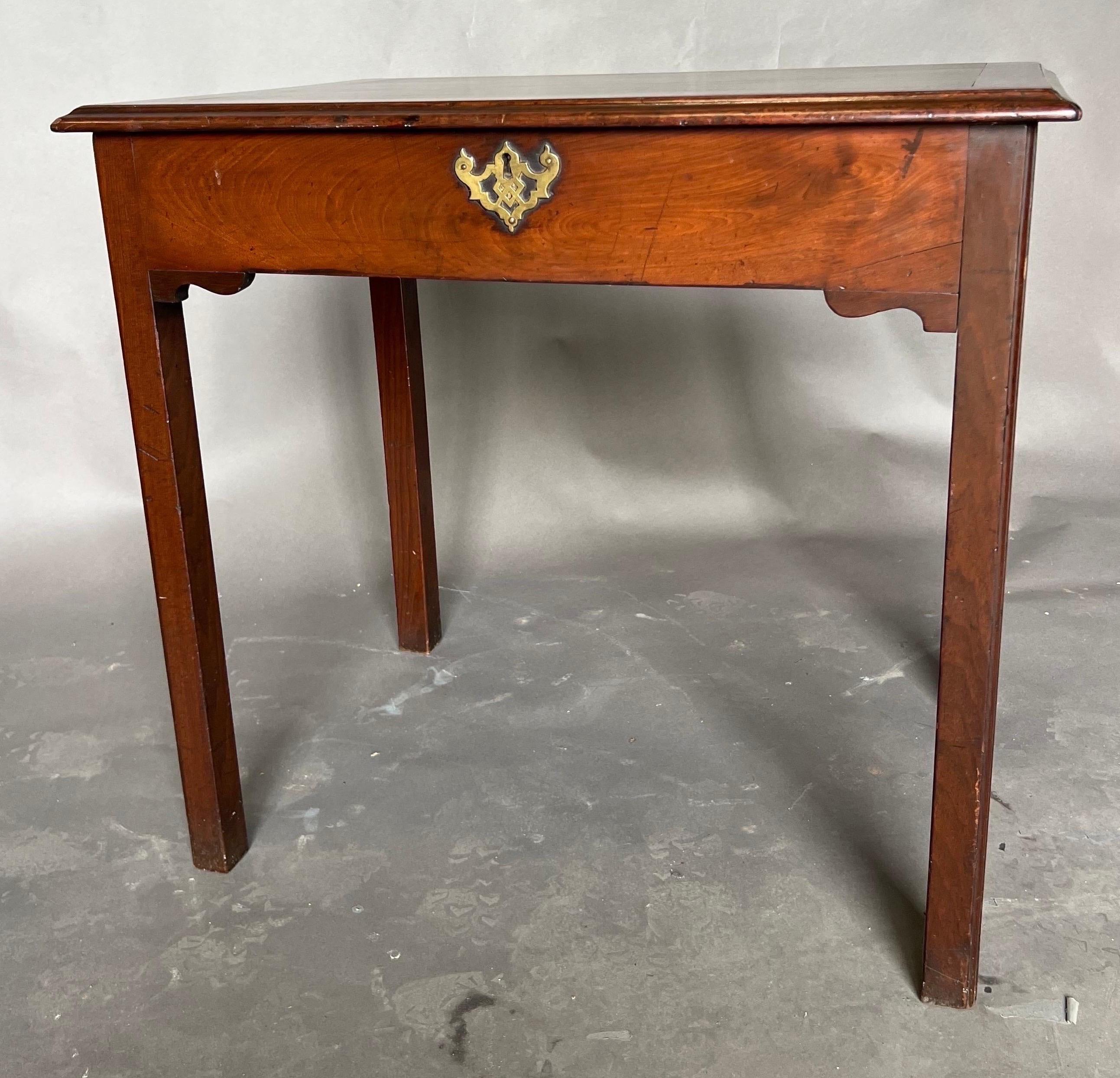 18th Century Georgian Mahogany Dressing Table with Lift Top and Sliding Mirror  In Good Condition For Sale In Charleston, SC