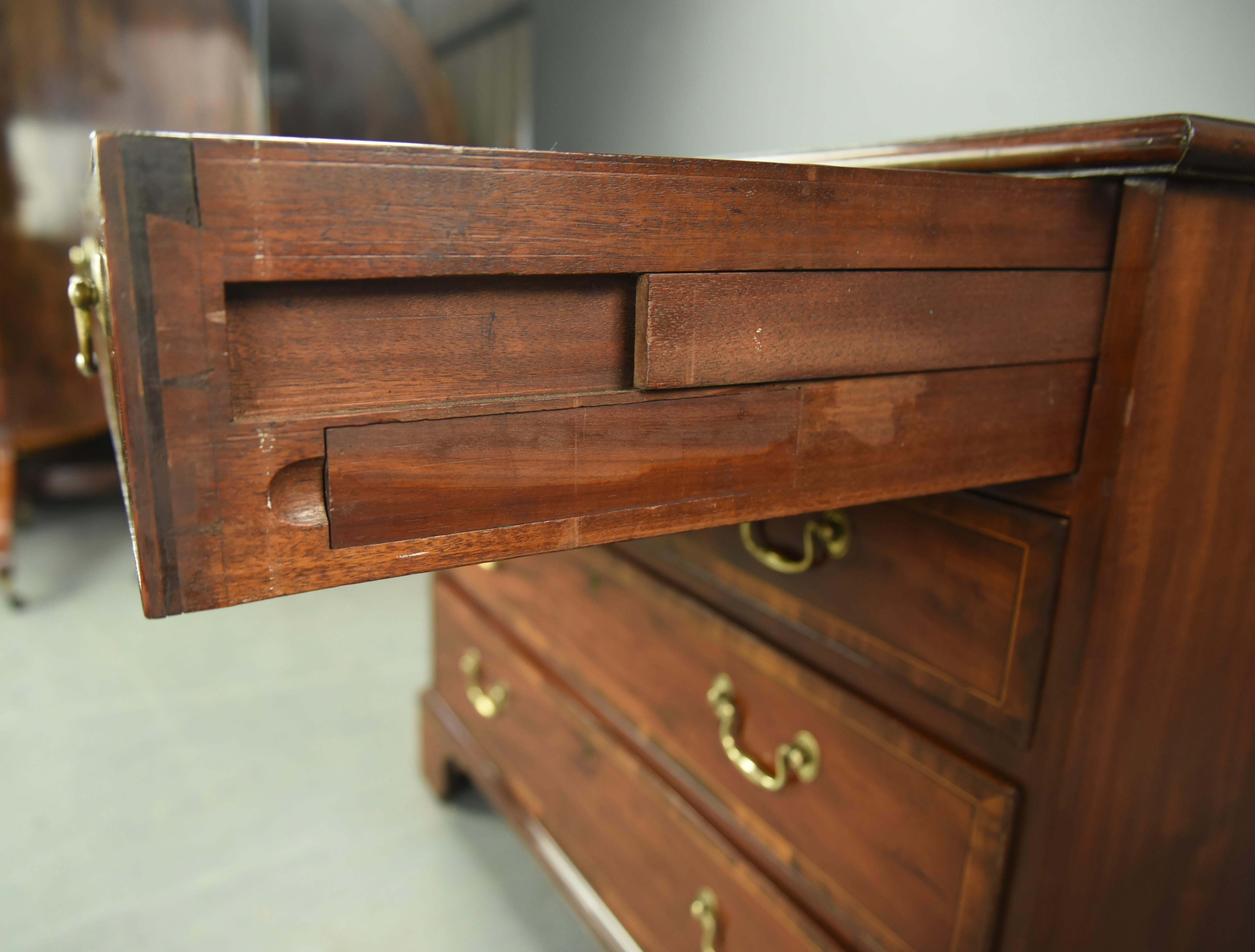  18th century Georgian mahogany fitted Gentleman's chest of drawers  For Sale 5