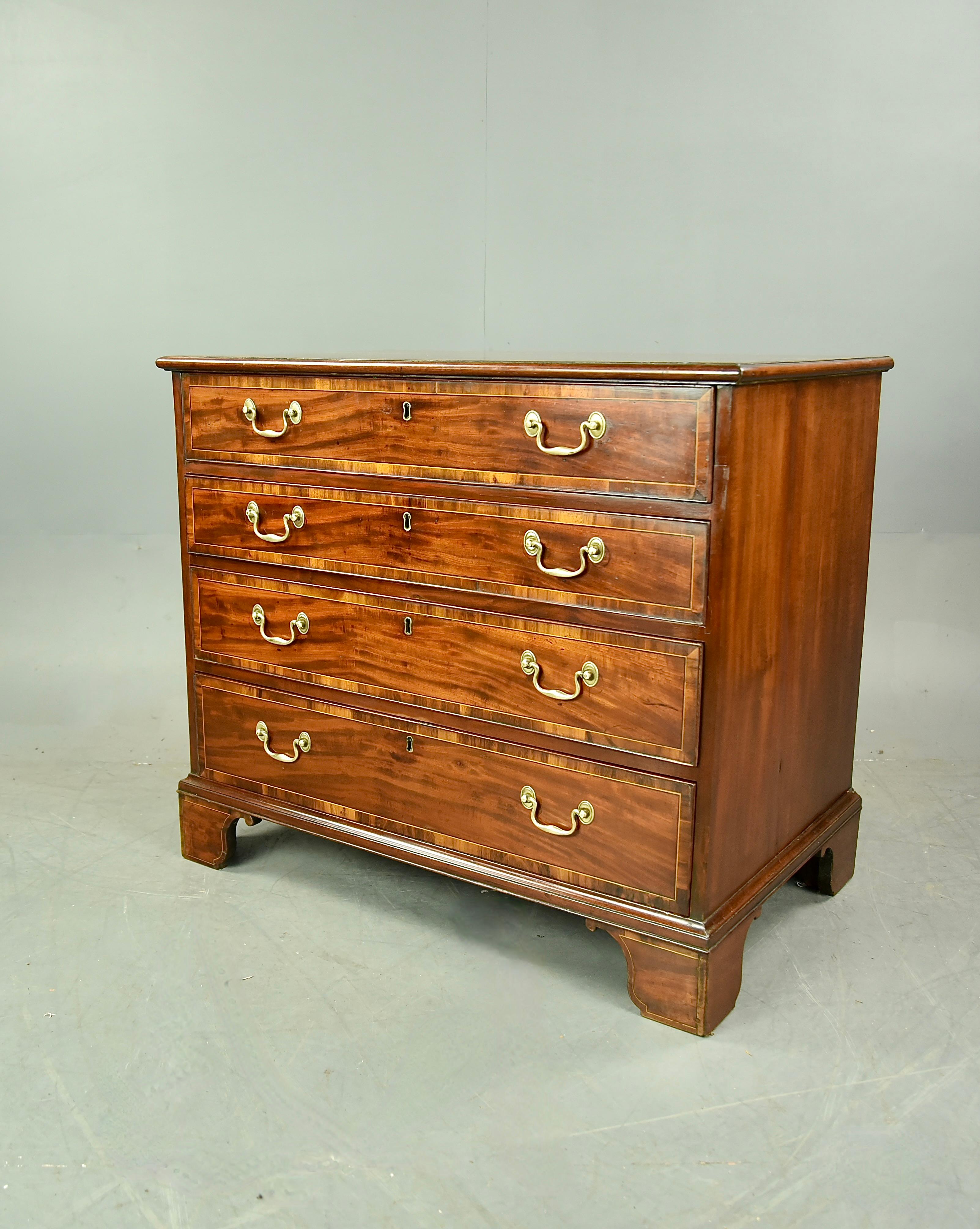 English  18th century Georgian mahogany fitted Gentleman's chest of drawers  For Sale