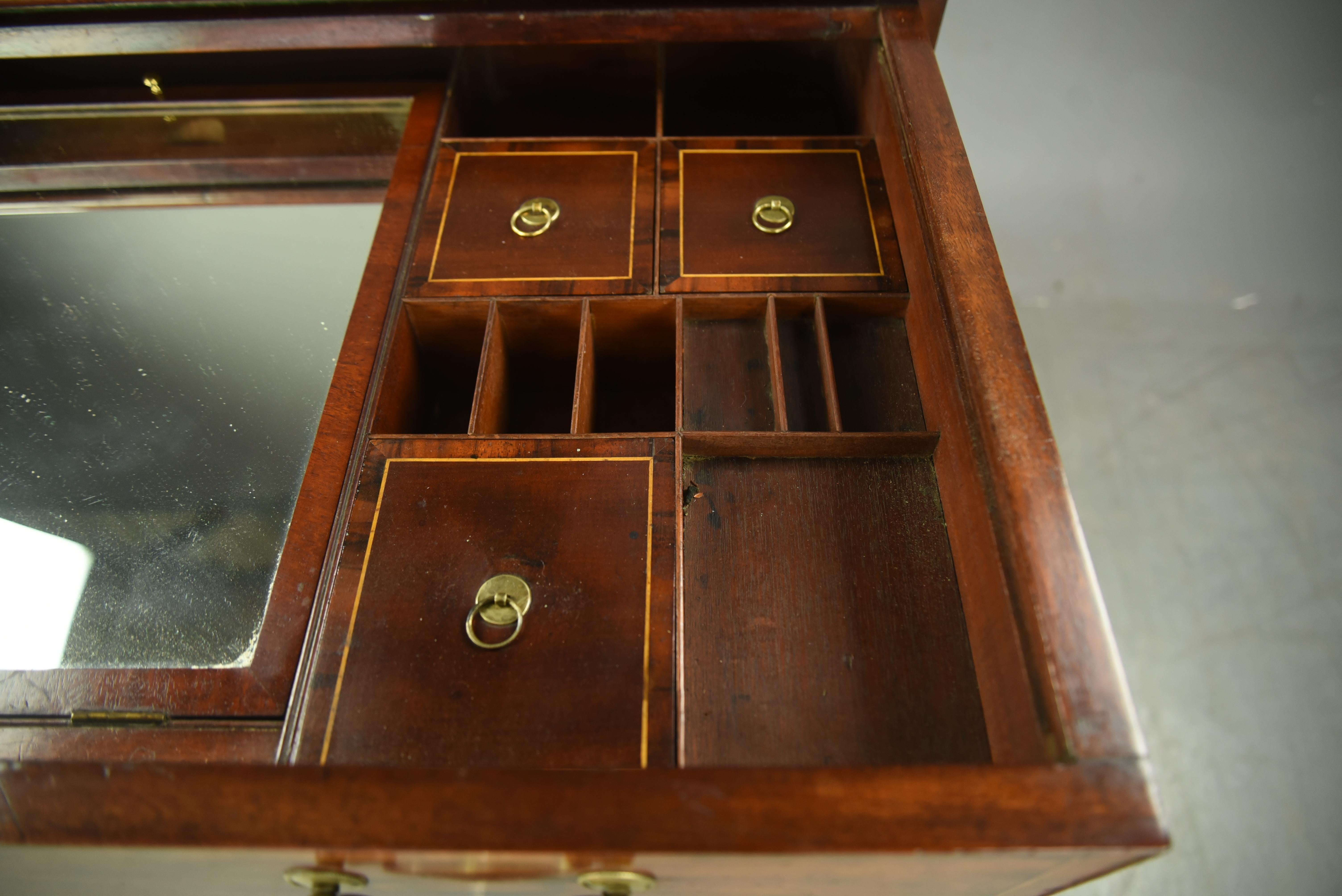  18th century Georgian mahogany fitted Gentleman's chest of drawers  For Sale 3