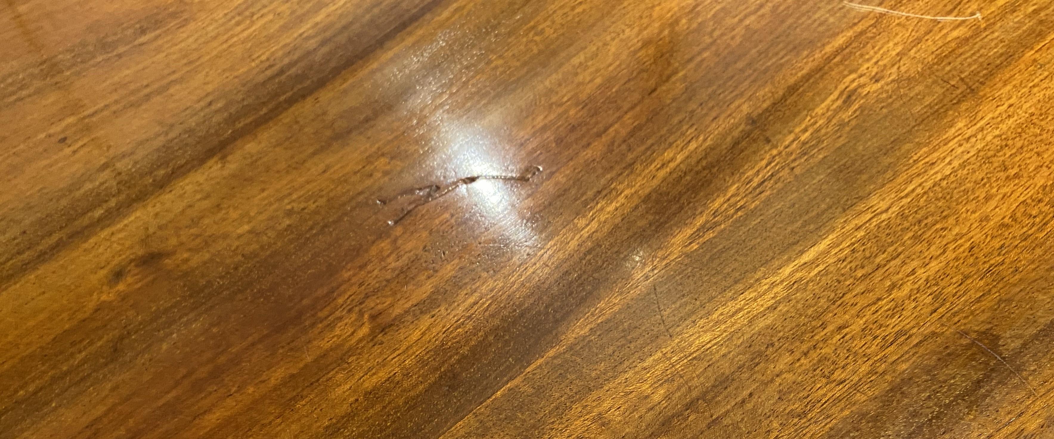Aparador georgiano del siglo XVIII de caoba con incrustaciones y frente de arco de grandes proporciones en venta 8