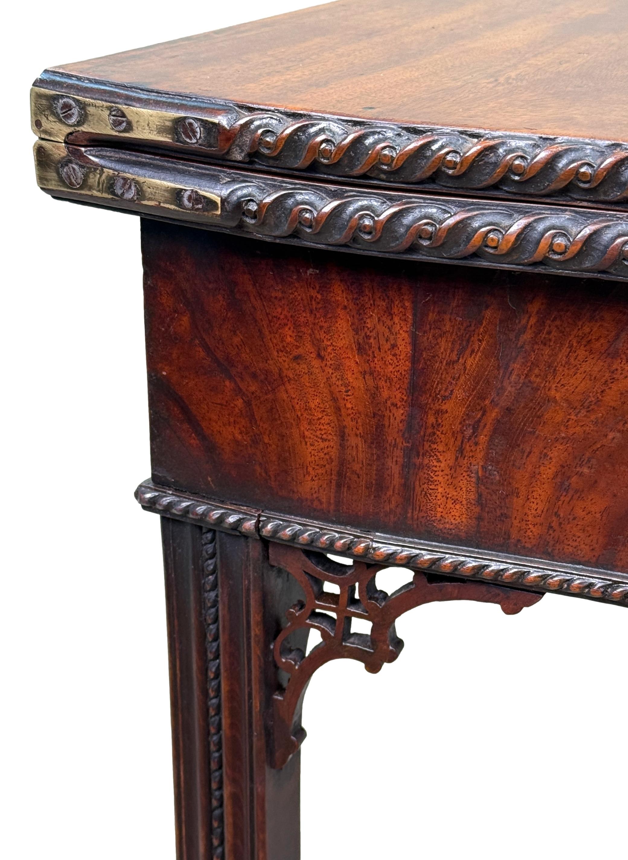 18th Century Georgian Mahogany Serpentine Tea Table For Sale 7