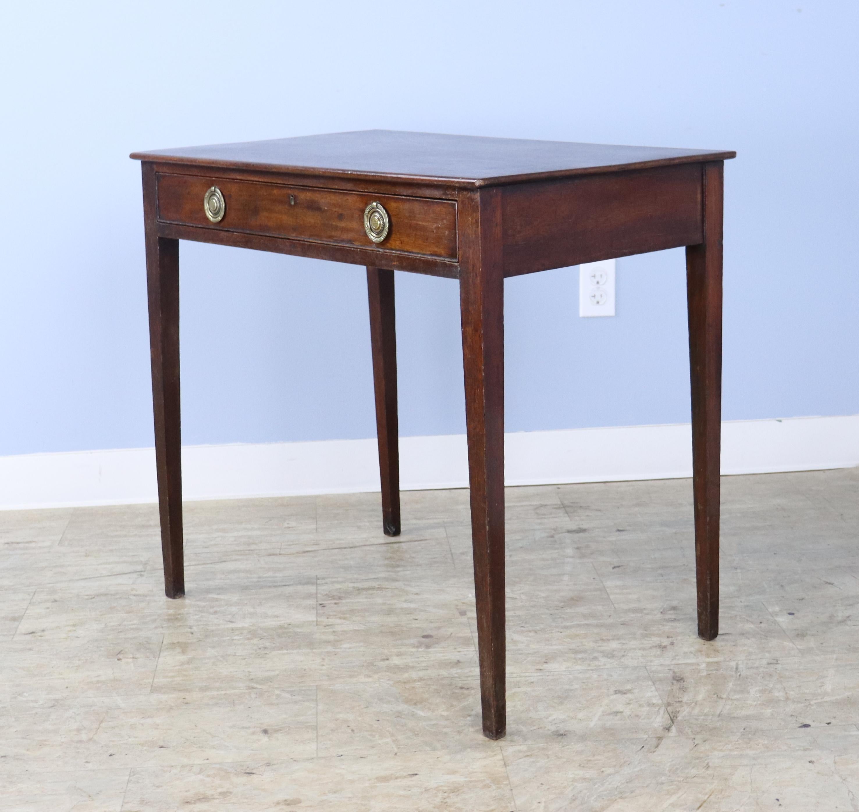 18th Century Georgian Mahogany Side Table In Good Condition For Sale In Port Chester, NY