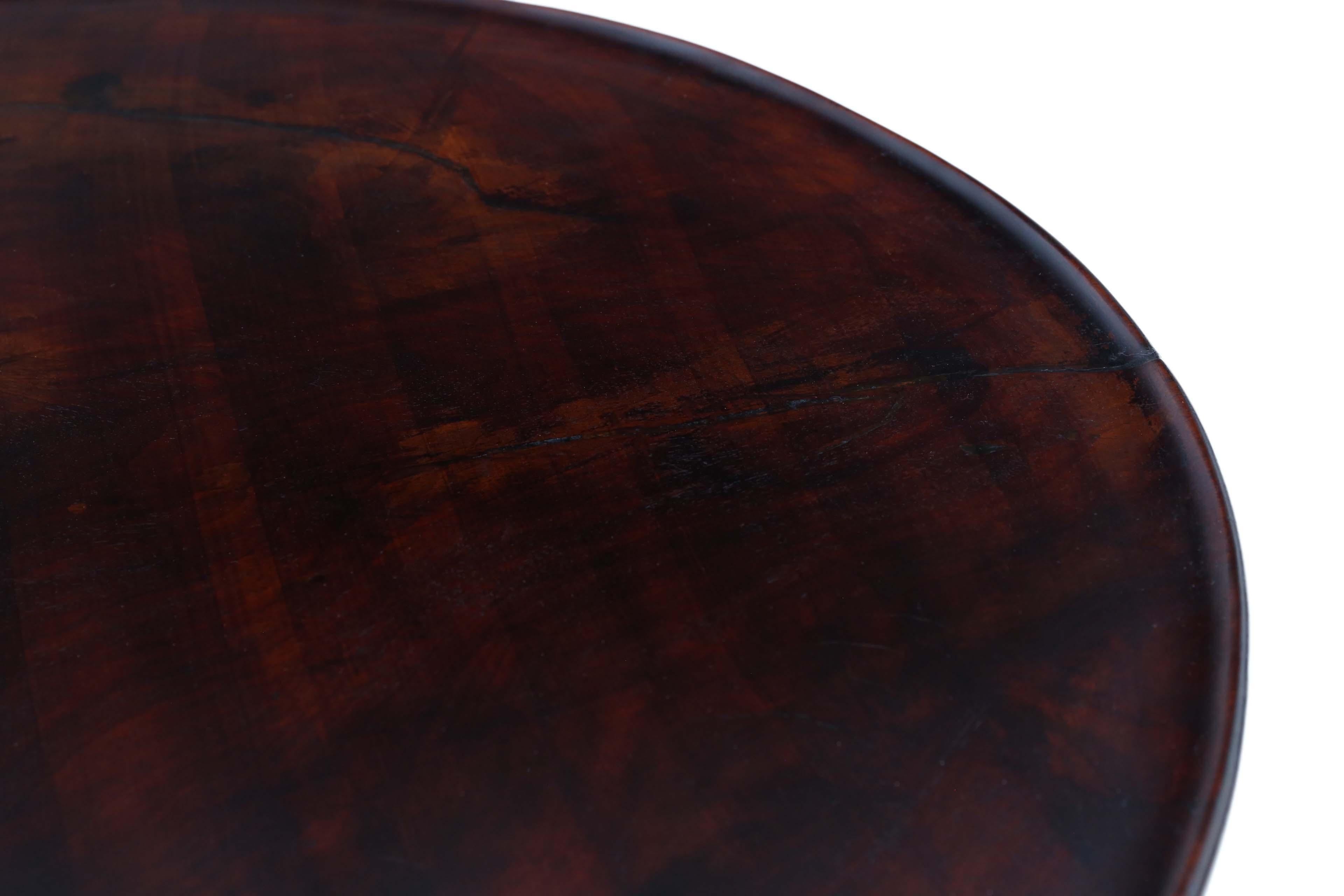 Bois Table de soucoupe géorgienne du 18ème siècle à plateau basculant en forme d'oiseau pour le vin d'appoint en vente