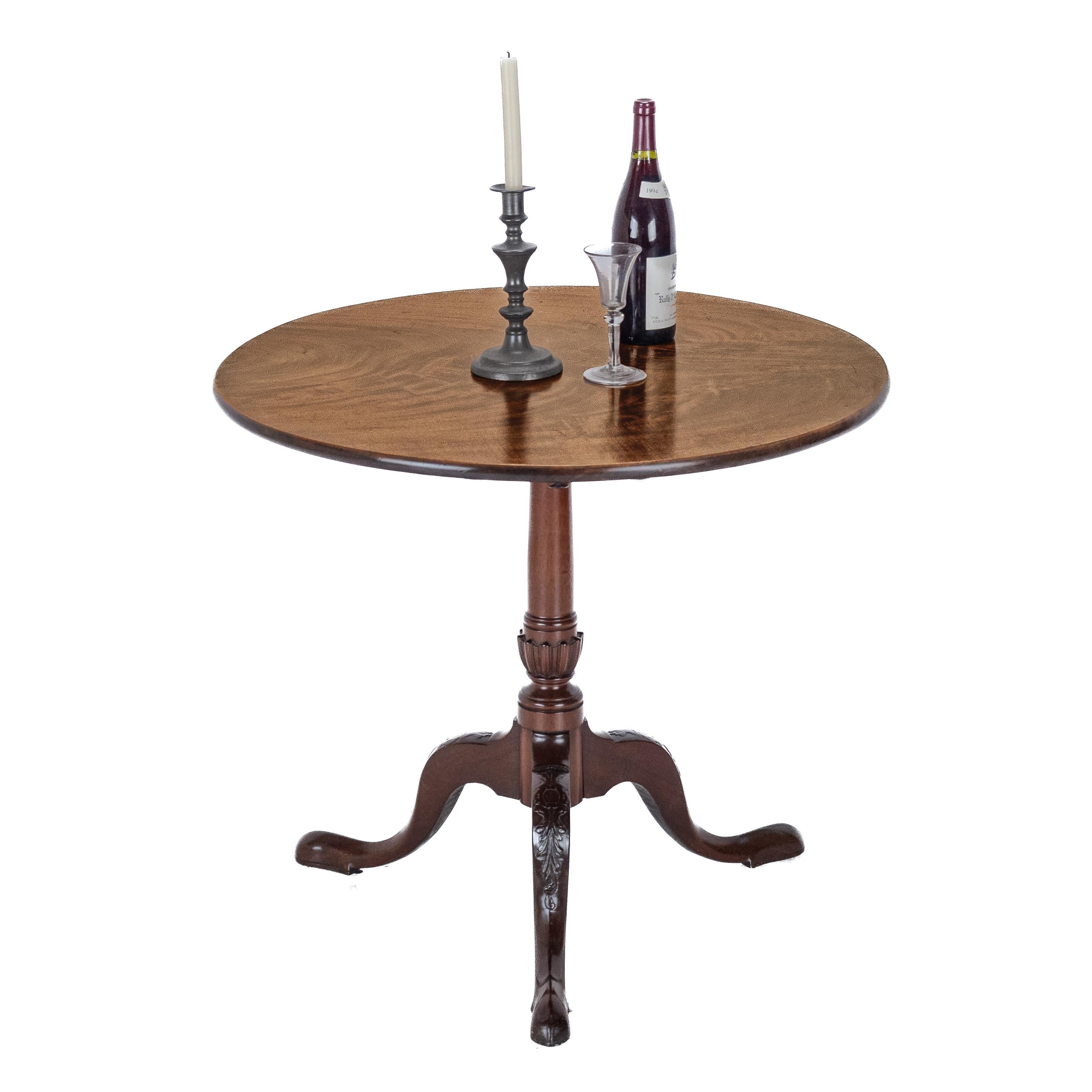 18th Century Georgian Mahogany Tripod Tilt Top Supper Table with Carved Legs In Good Condition For Sale In Leeds, GB