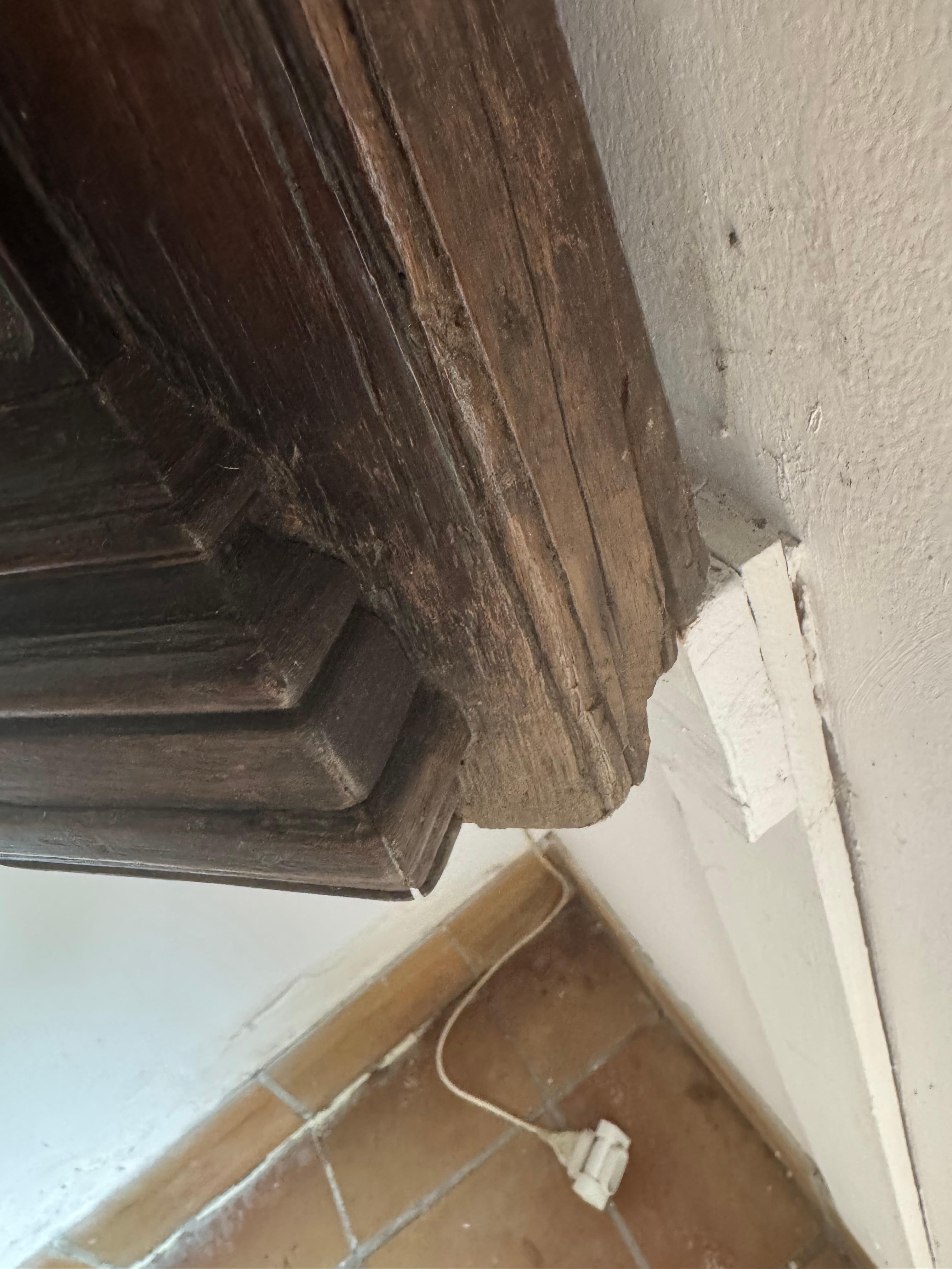 Armadio angolare in rovere georgiano del XVIII secolo In condizioni buone in vendita a London, GB