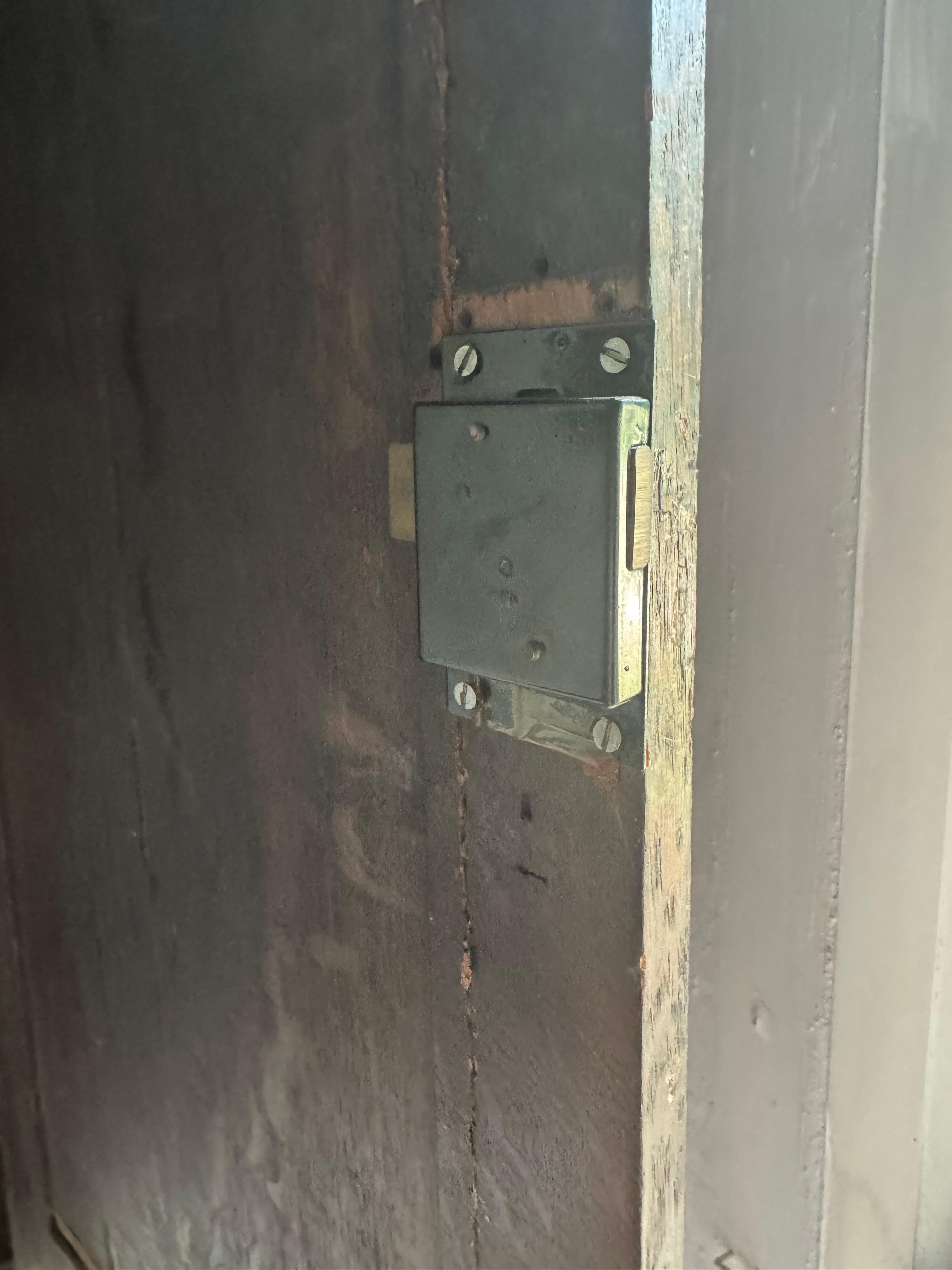 Armadio angolare in rovere georgiano del XVIII secolo in vendita 1