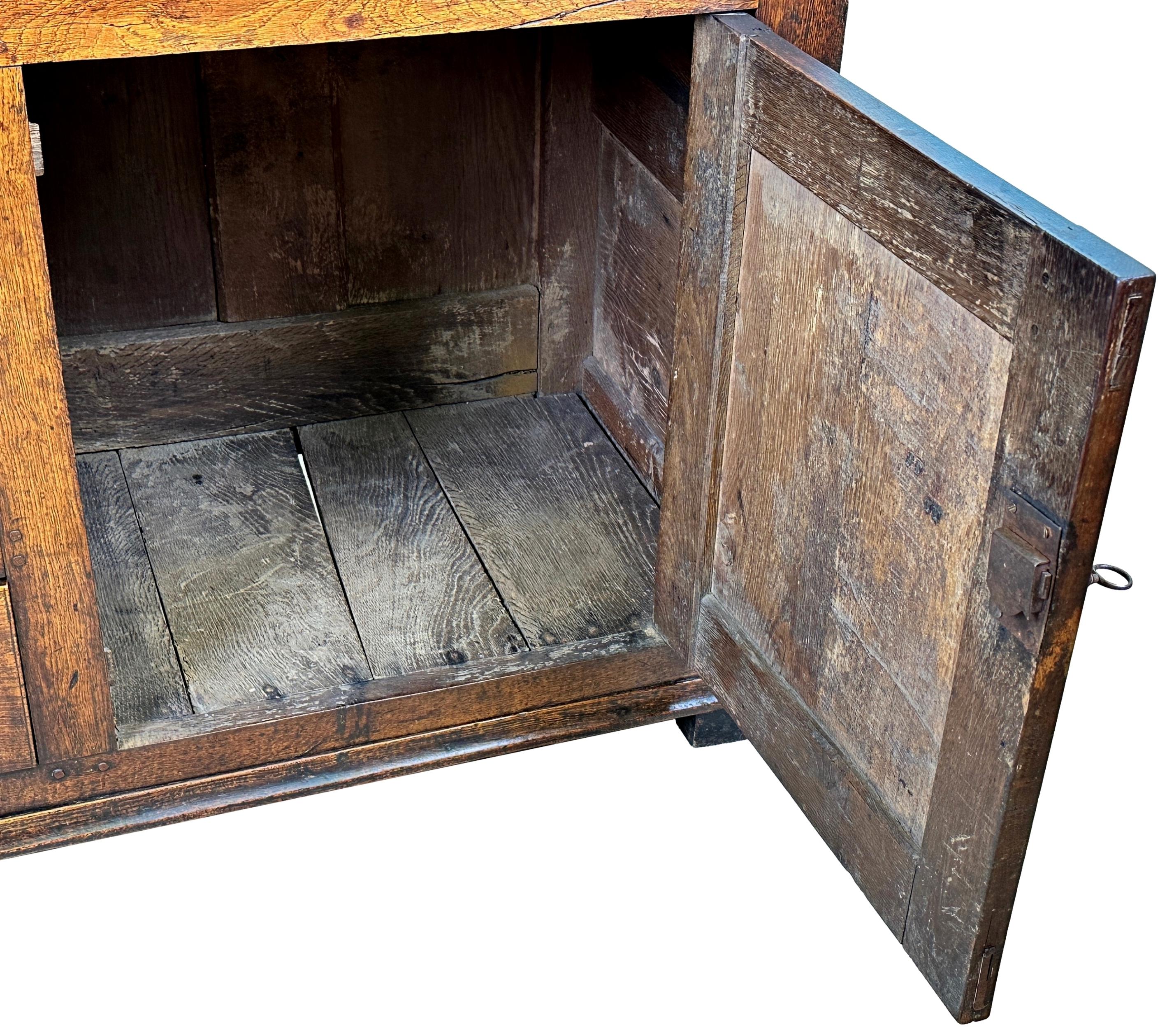18th Century Georgian Oak Dresser With Rack For Sale 2