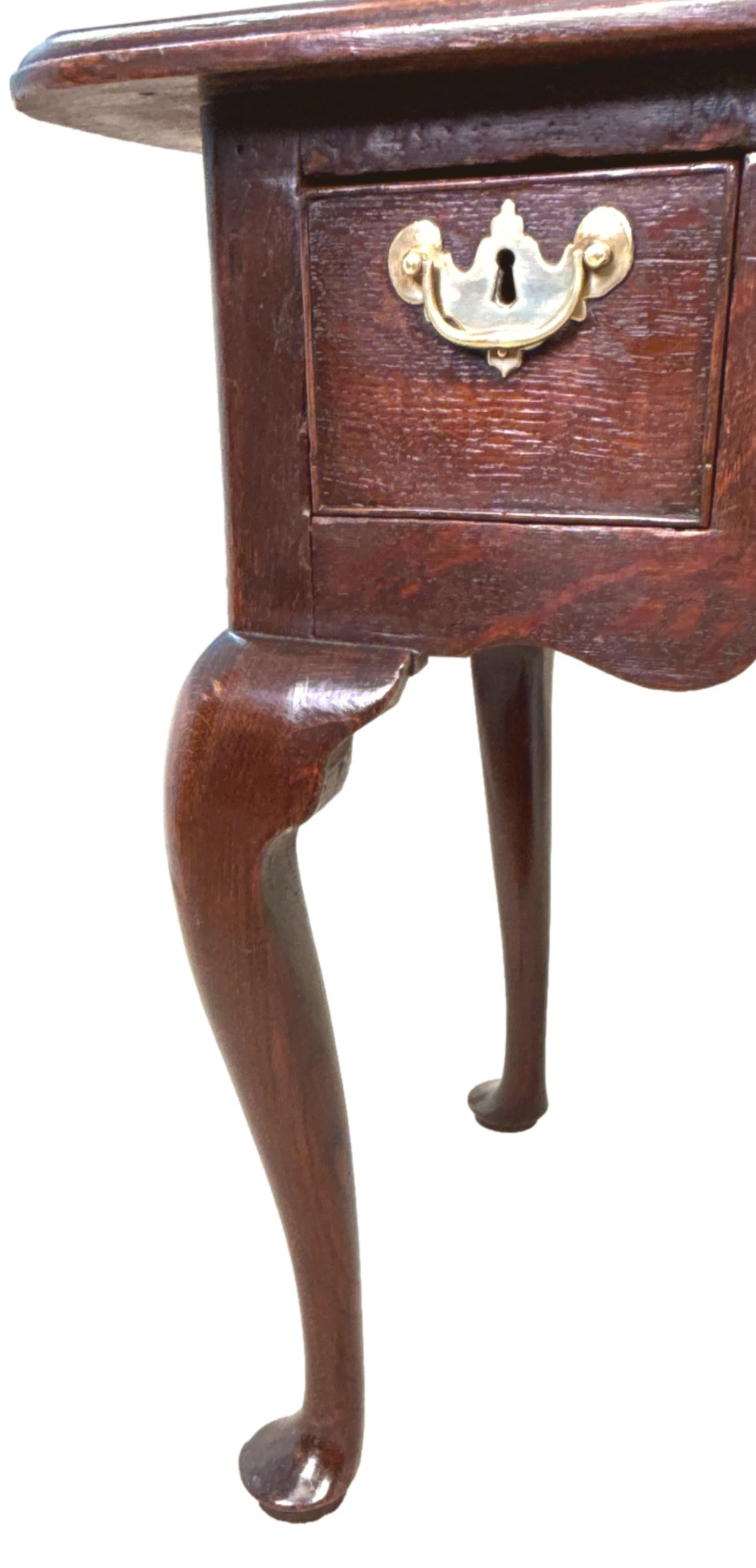 George I Lowboy en chêne géorgien du 18e siècle en vente