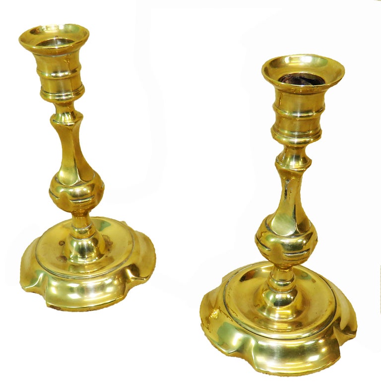 18th Century Georgian Pair of Brass Candlesticks In Good Condition For Sale In Bedfordshire, GB