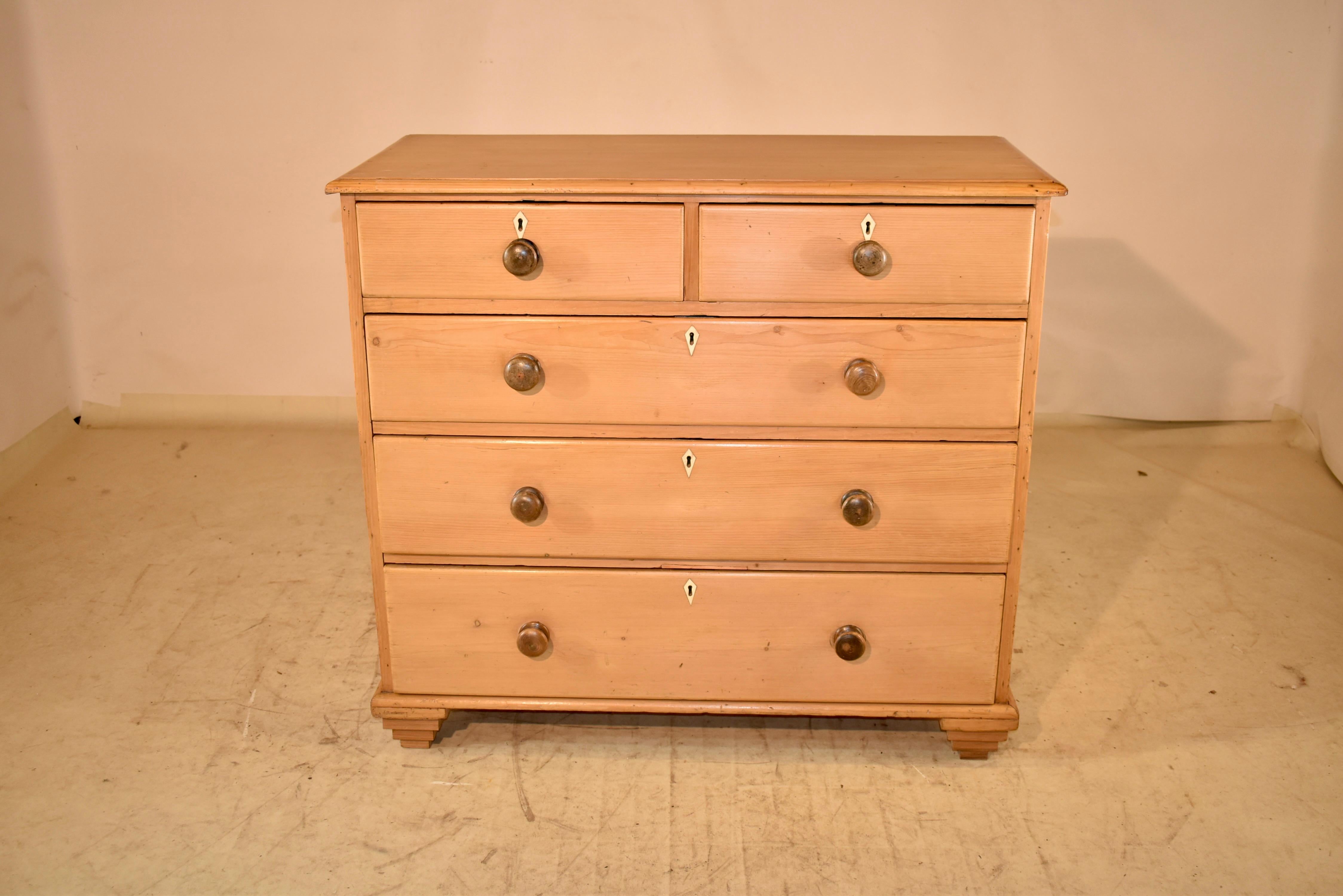 18th Century Georgian Pine Chest of Drawers For Sale 6