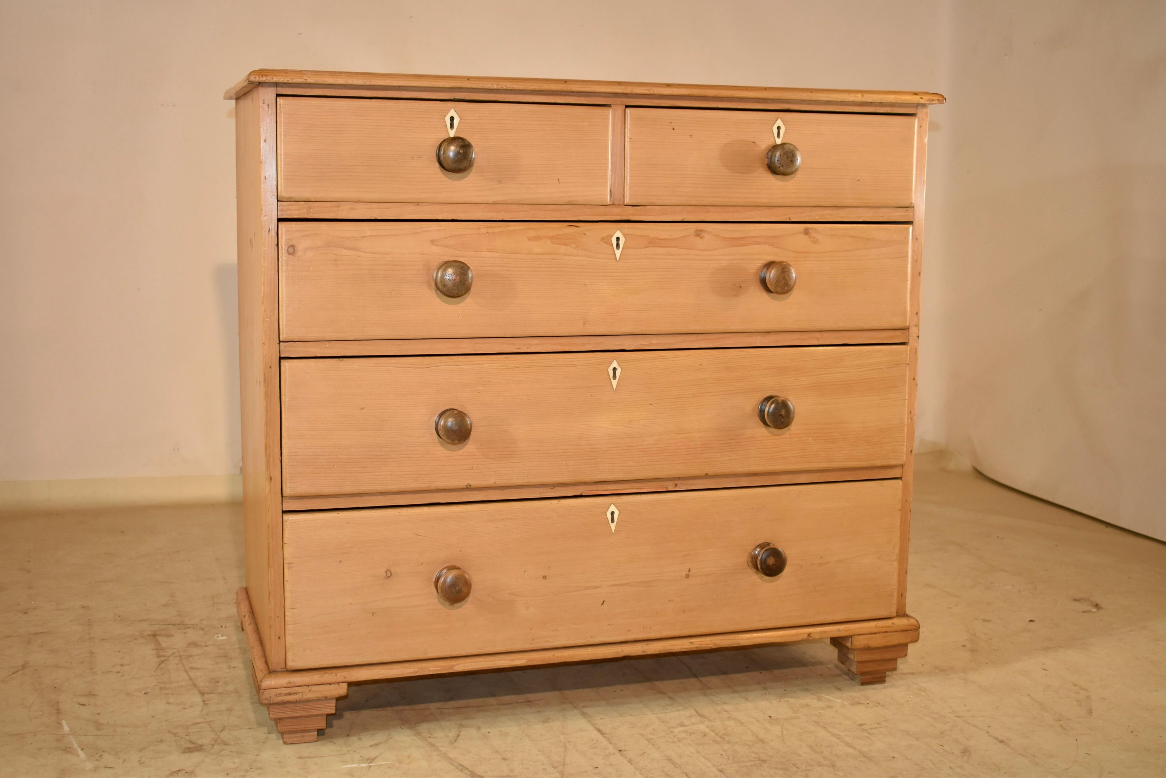 English 18th Century Georgian Pine Chest of Drawers For Sale