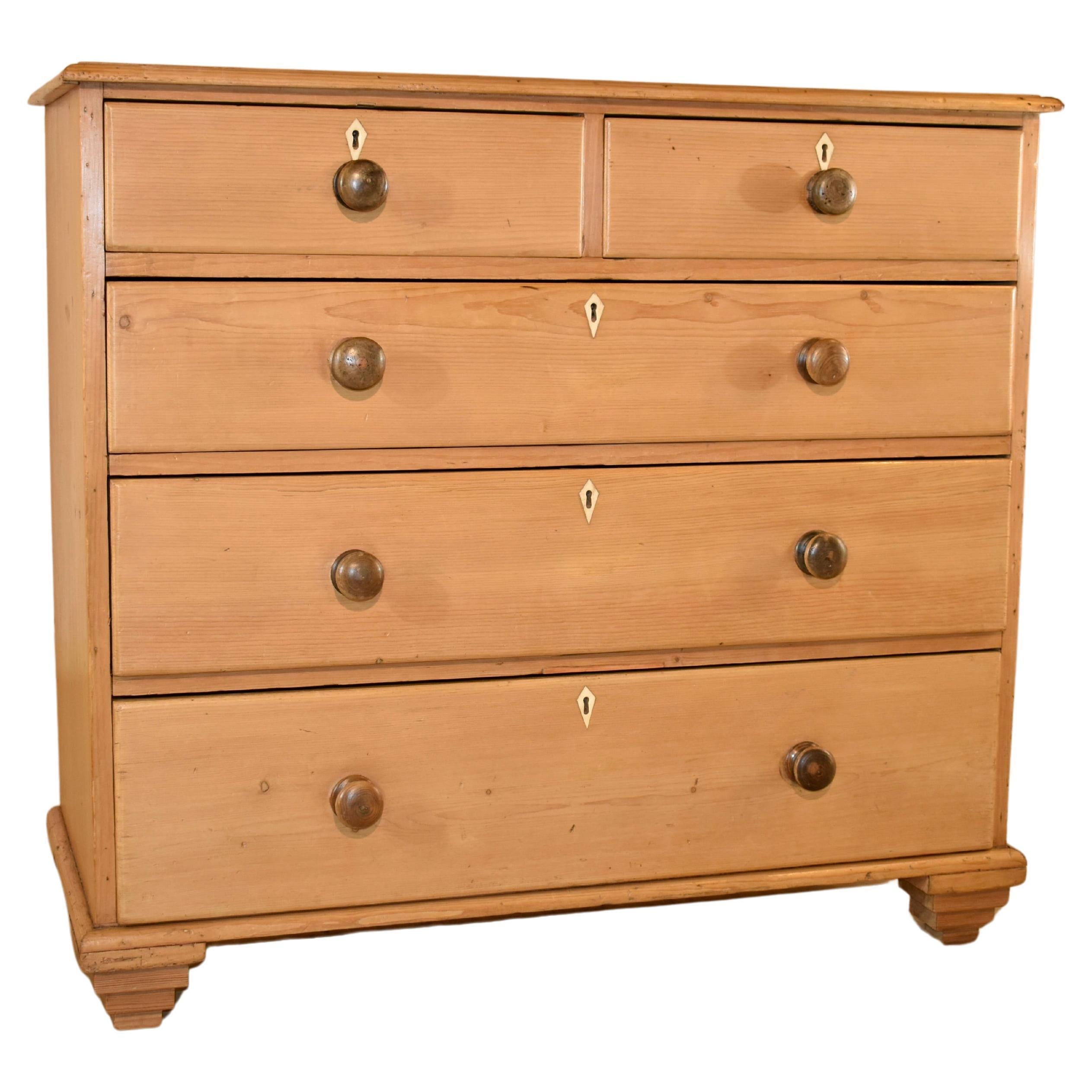 18th Century Georgian Pine Chest of Drawers For Sale