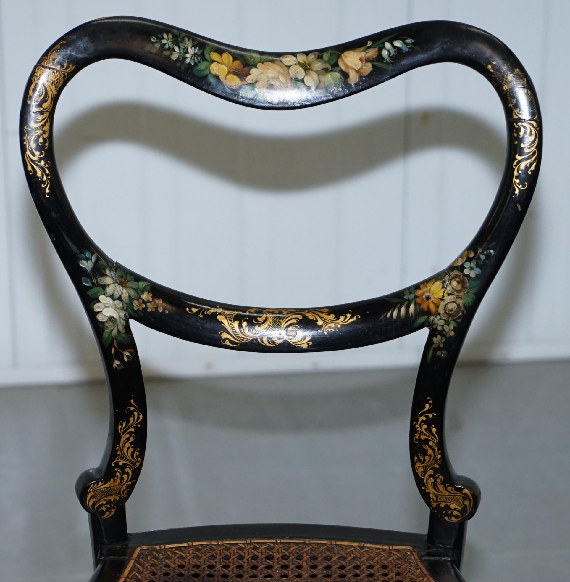 18. Jahrhundert Georgian Rare Floral Hand Painted Chinoiserie Ebonised Stuhl (Englisch)