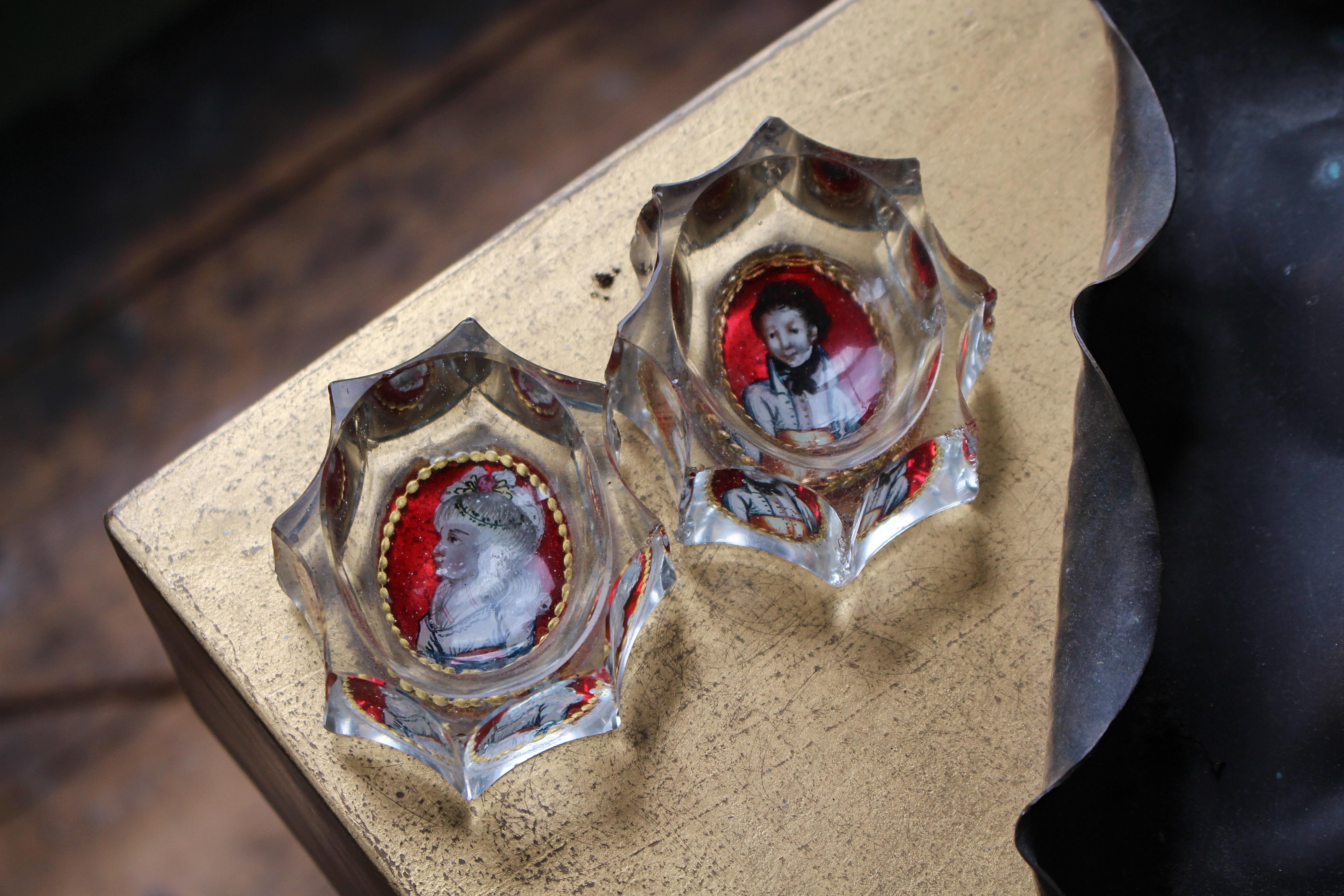 Verre peint à l'envers du XVIIIe siècle Georgian Lovers Open Salts Country House en vente 4